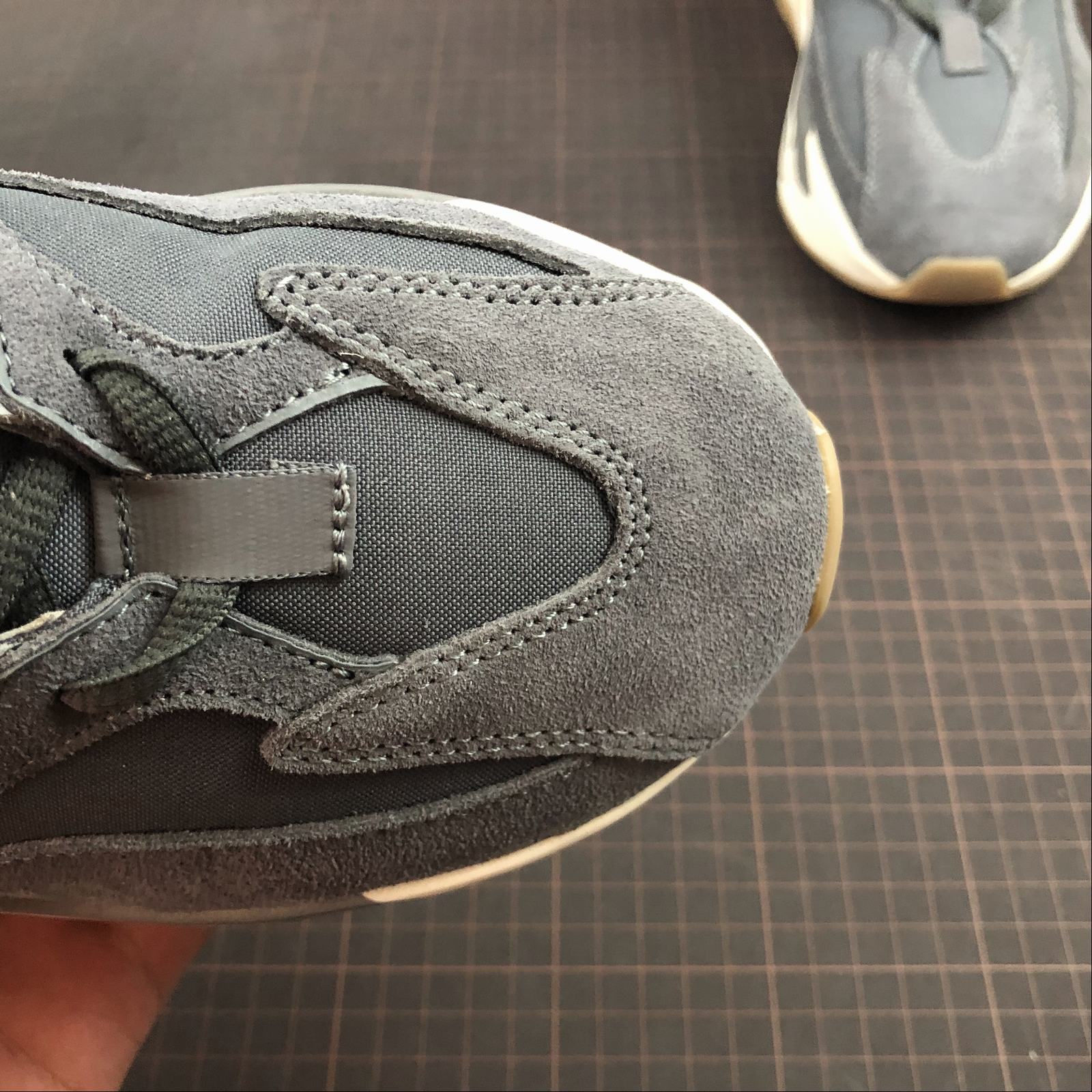 Adidas Yeezy 451 Shop Sport Man in the Silhouet