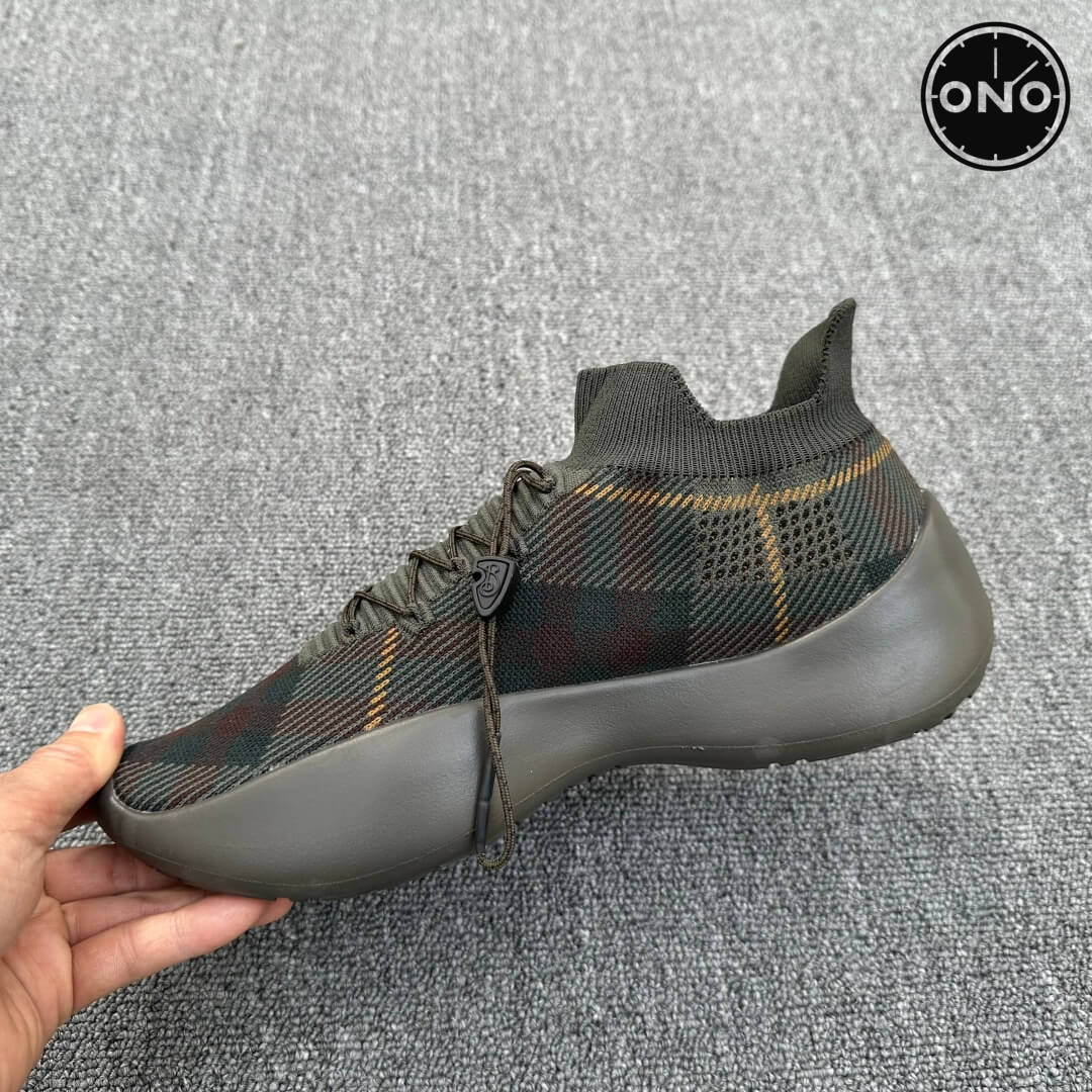 Burberry_65_6.jpg
