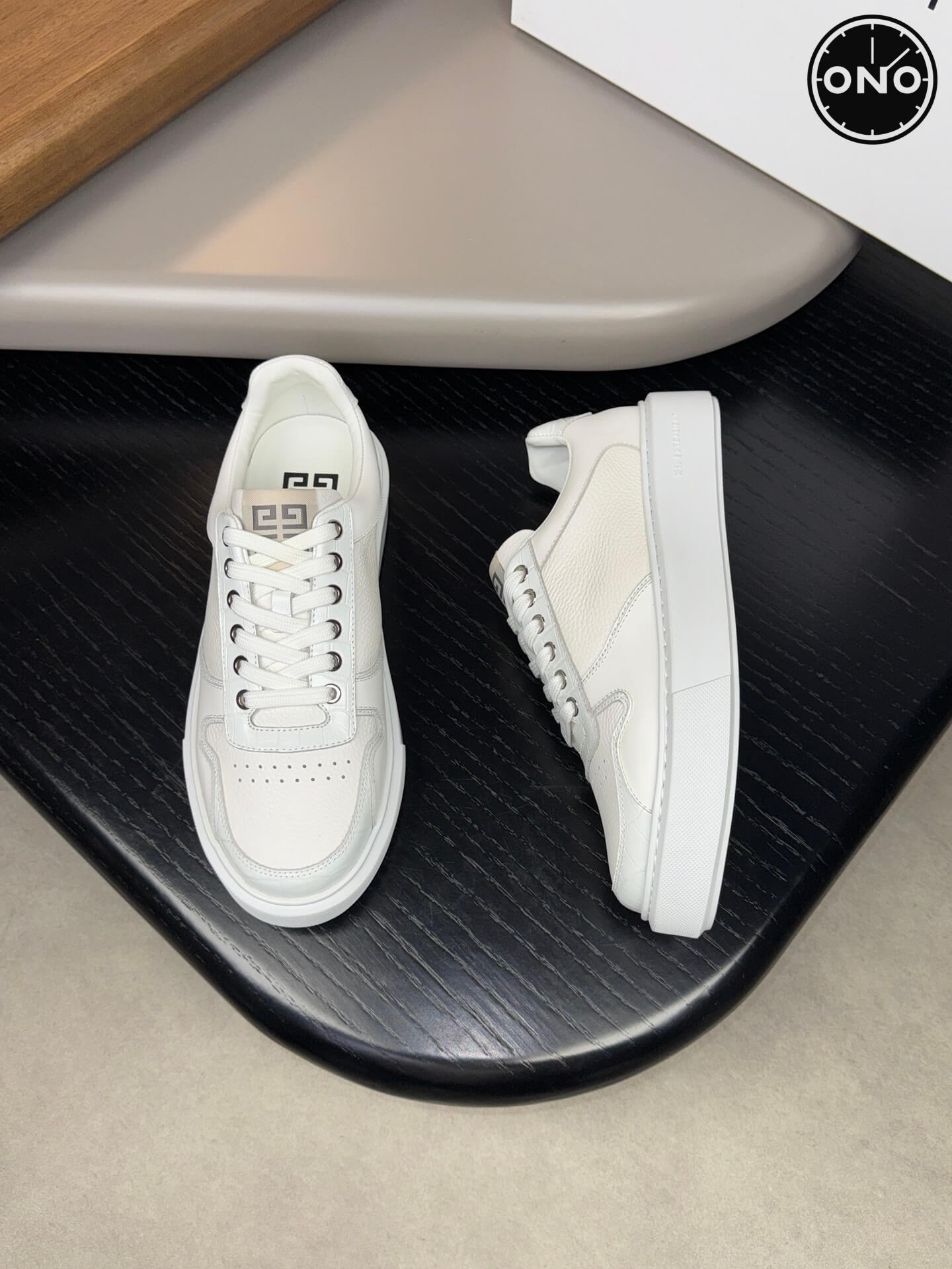 Givenchy_41_2.jpg