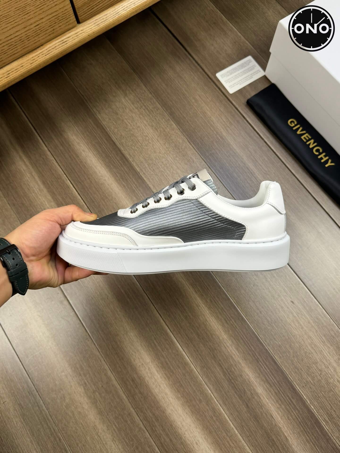 Givenchy_103_5.jpg