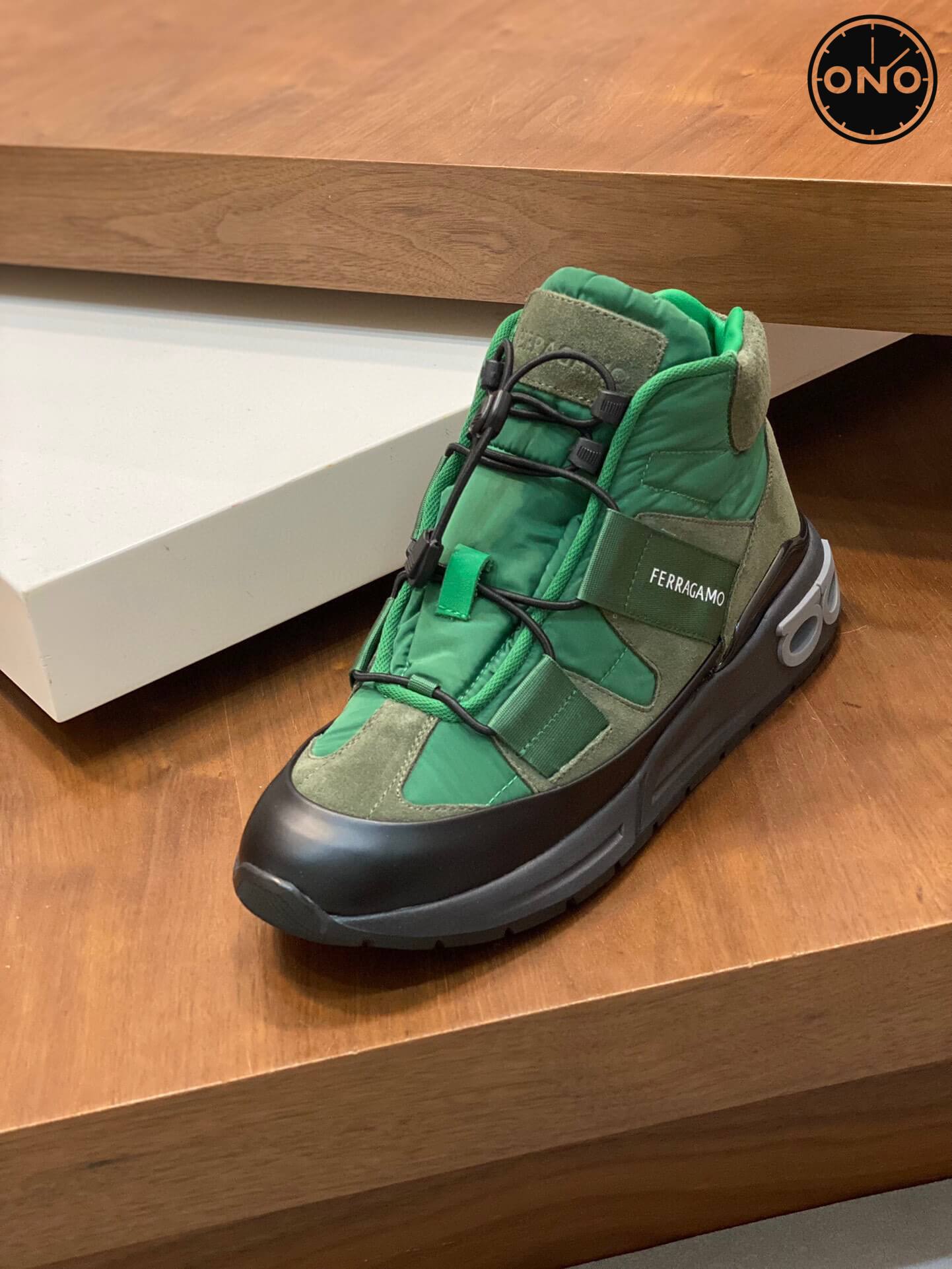 Ferragamo_100_5.jpg