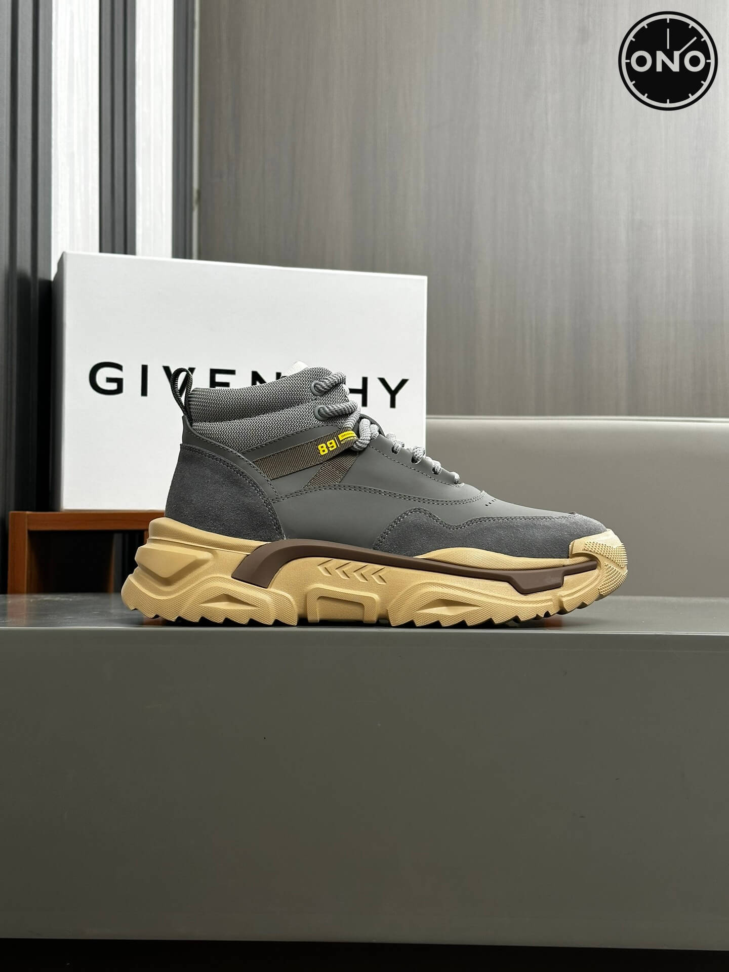 Givenchy_25_2.jpg