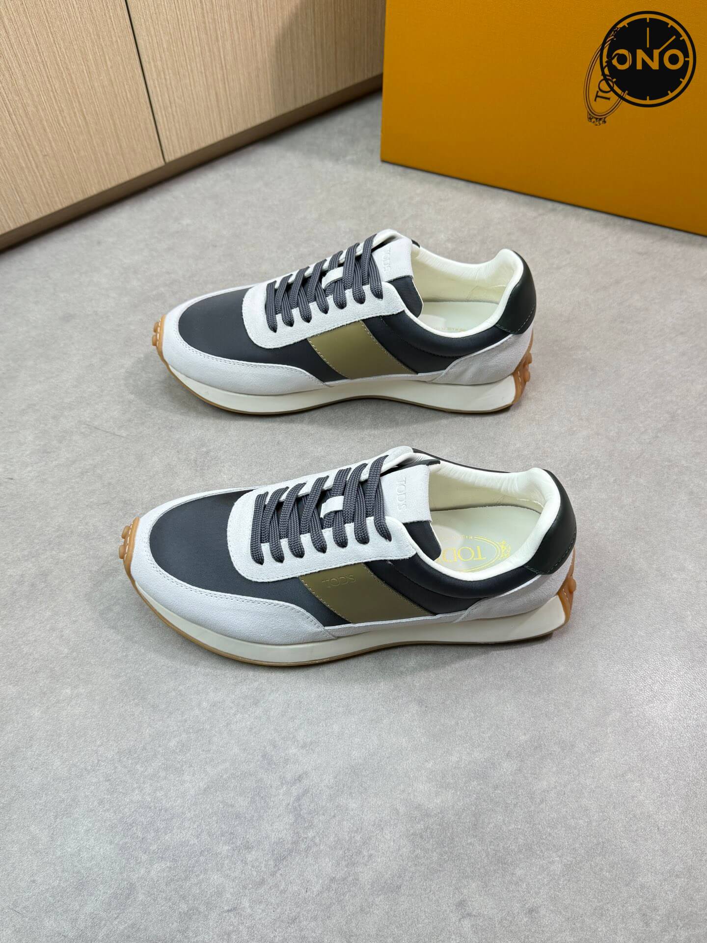 Burberry_1_8.jpg