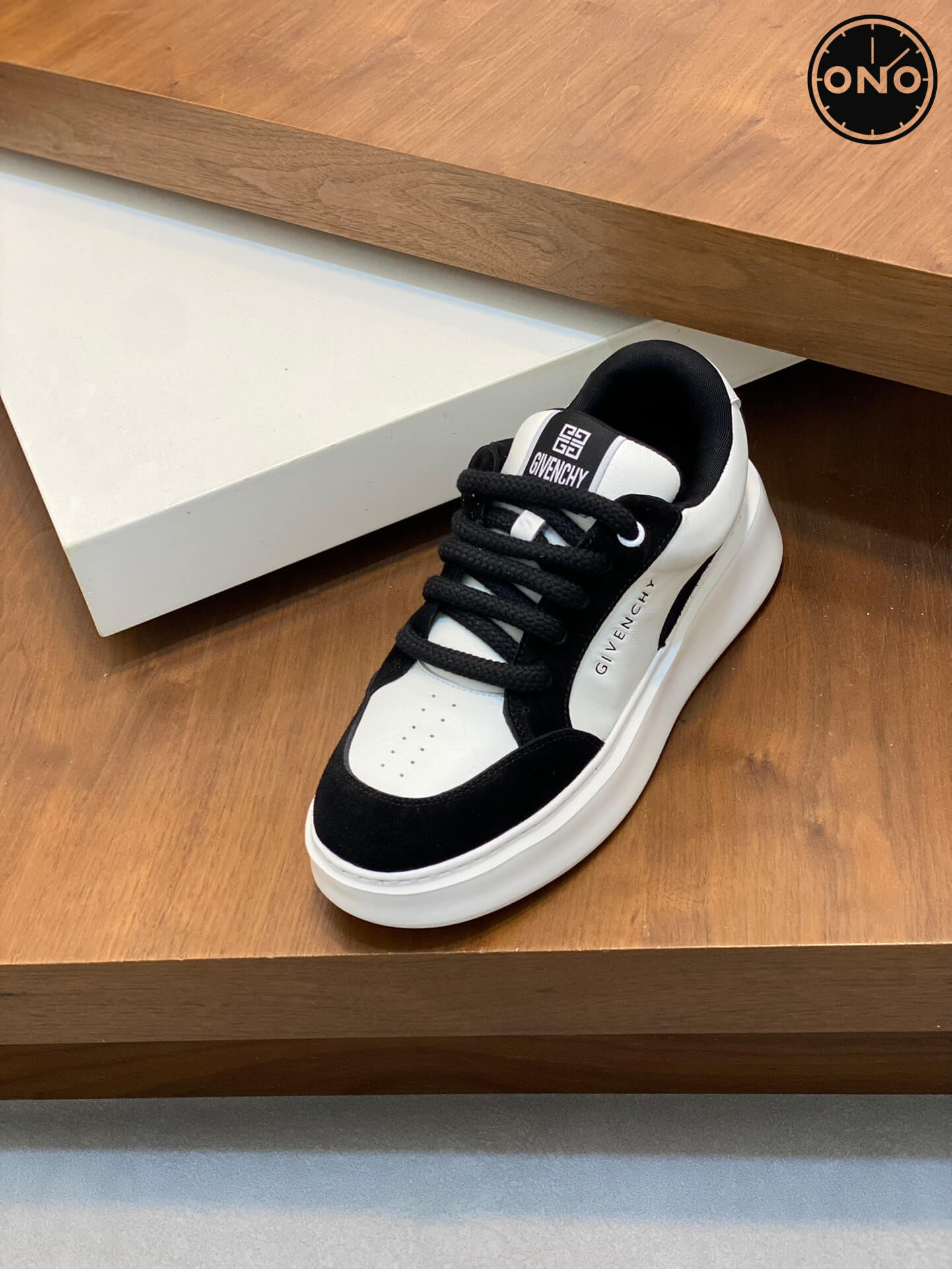 Givenchy_73_6.jpg