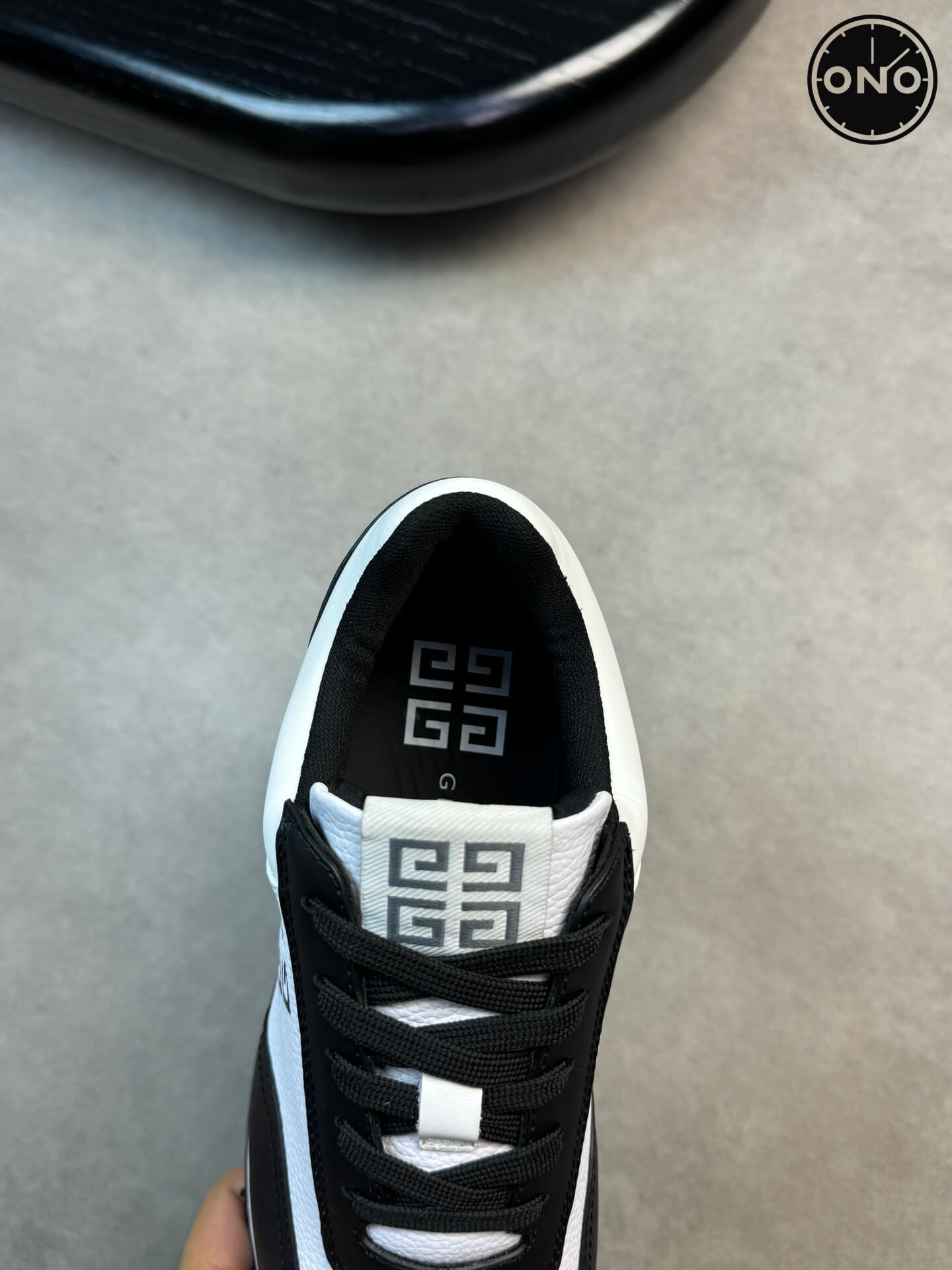 Givenchy_70_7.jpg