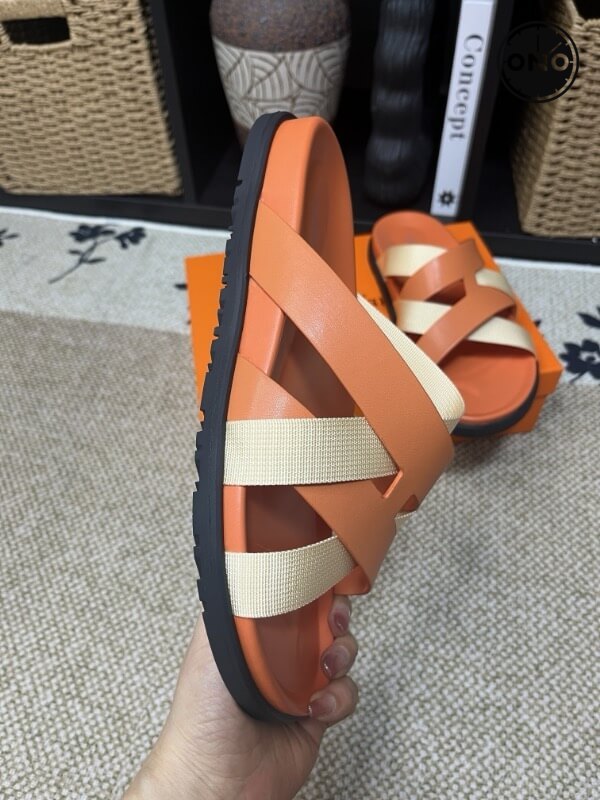 Hermes-Slippers_8_5.jpg