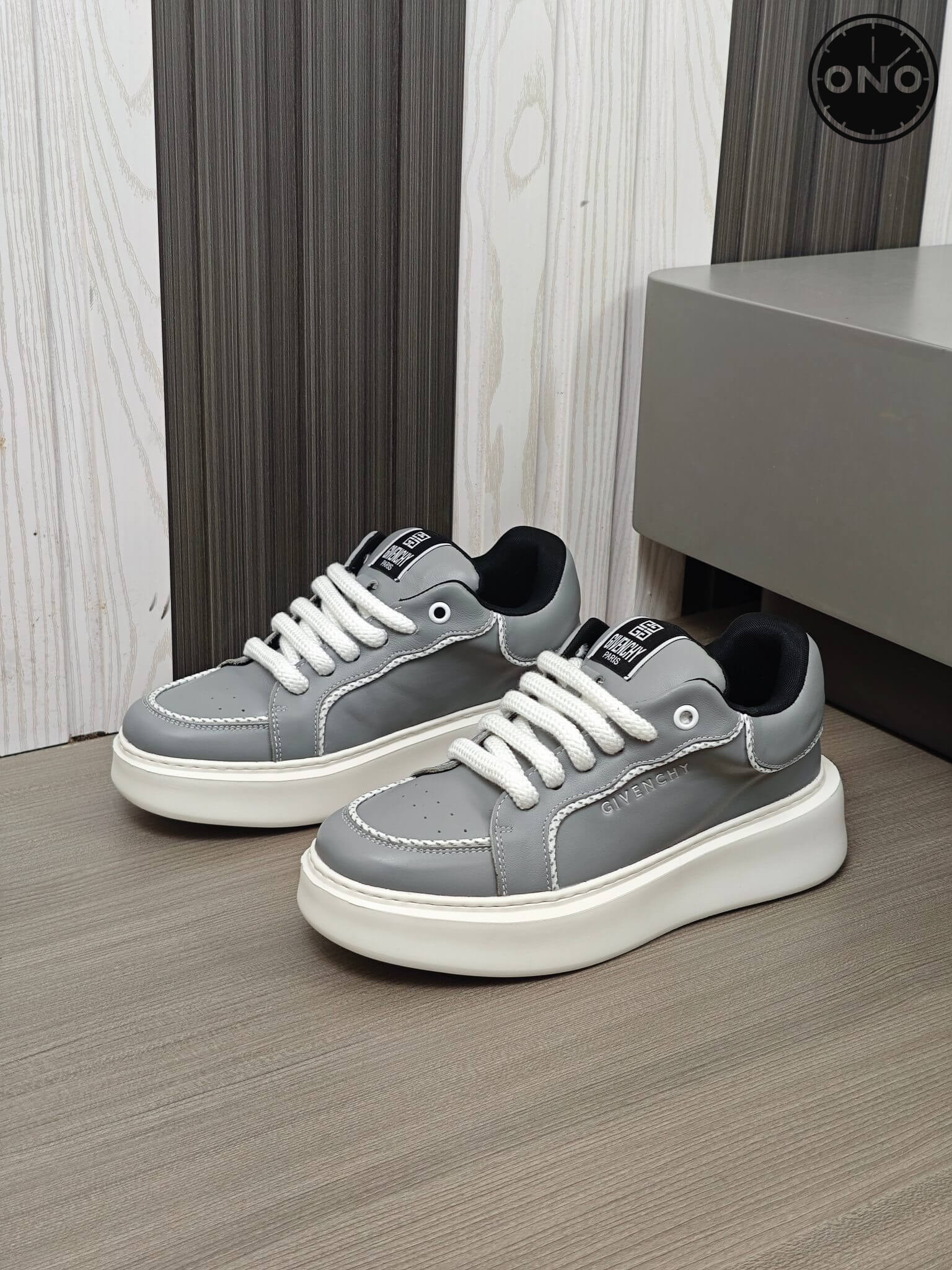 Givenchy_45_5.jpg