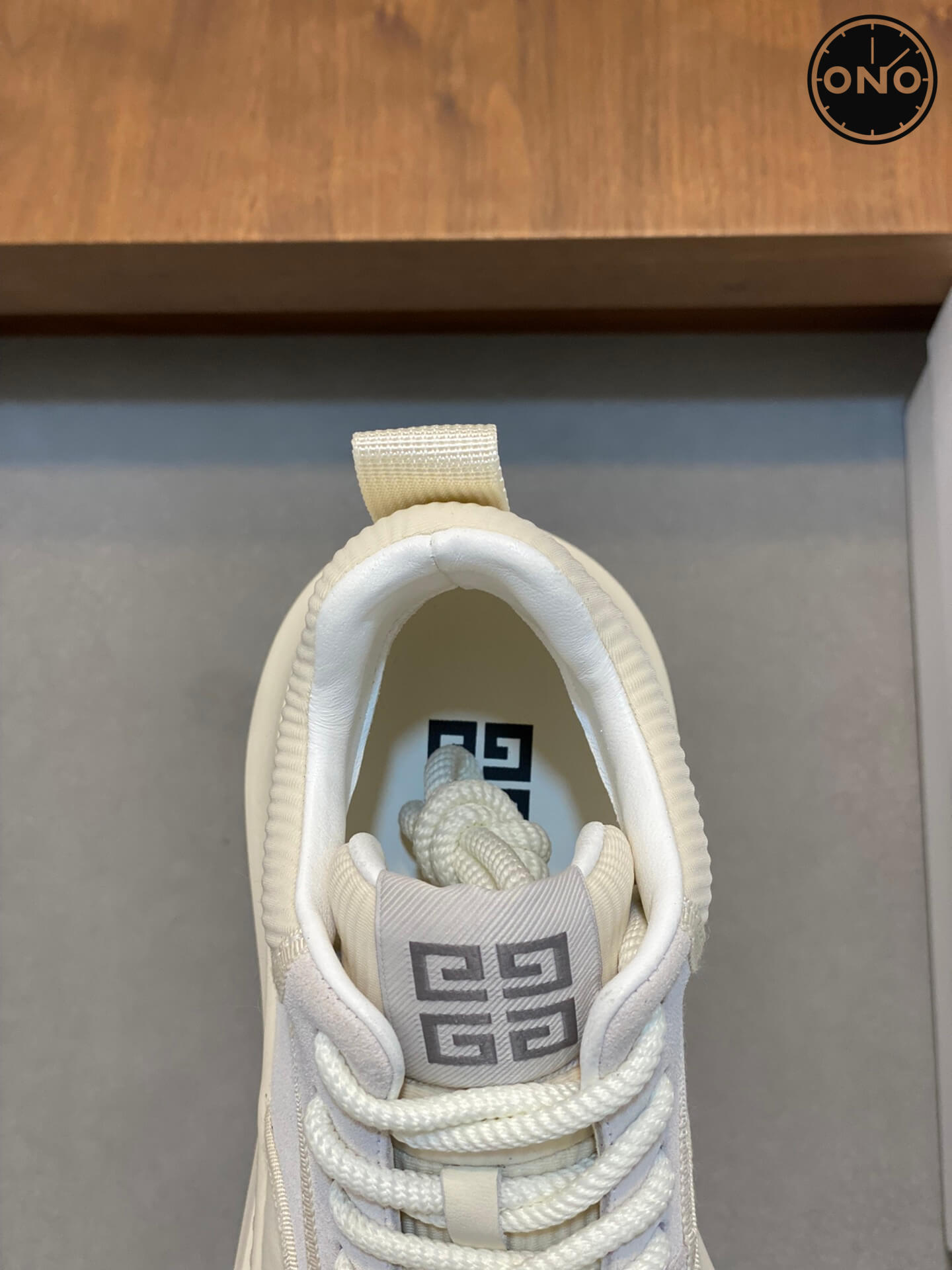 Givenchy_63_7.jpg