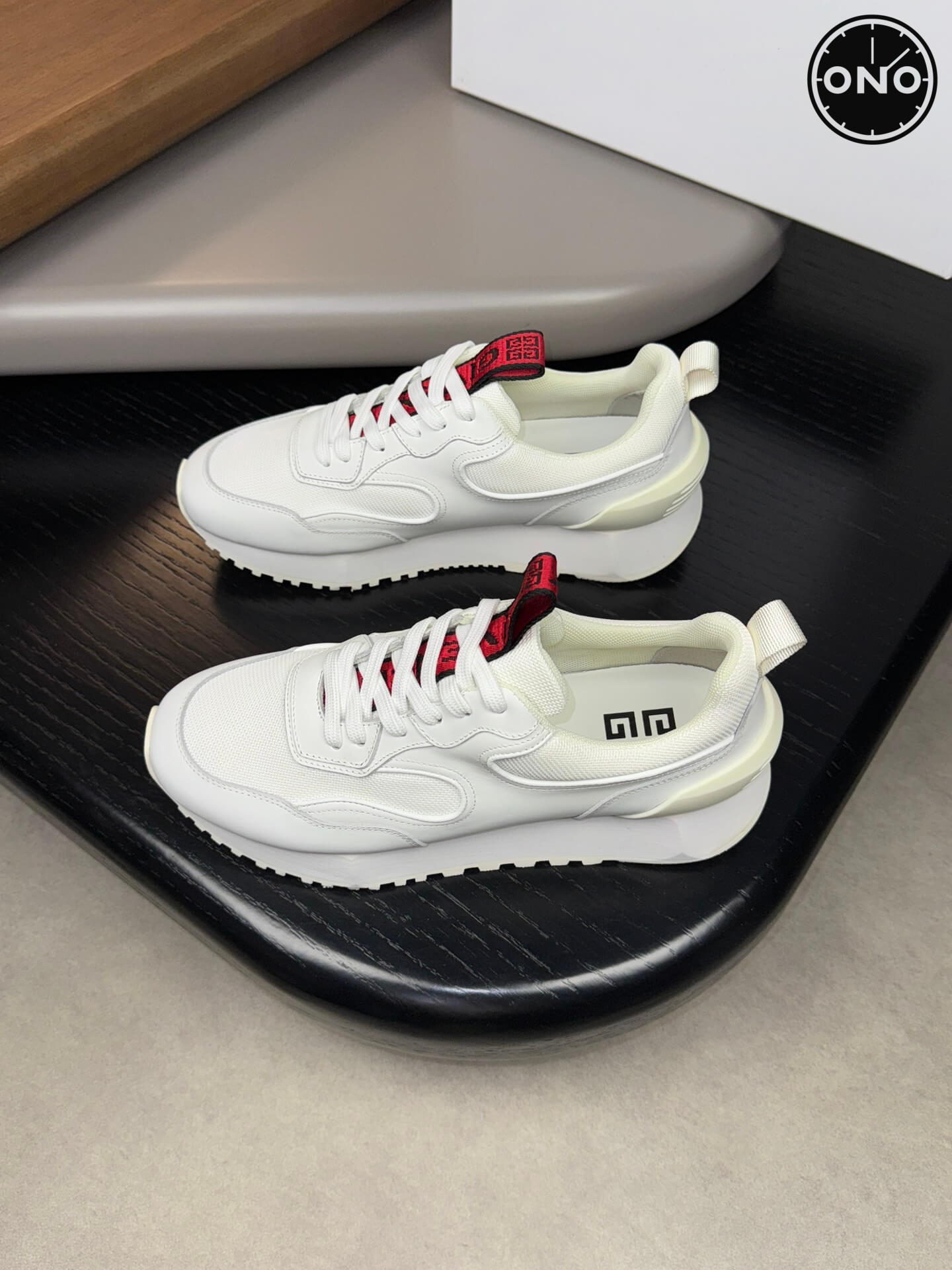 Givenchy_35_3.jpg