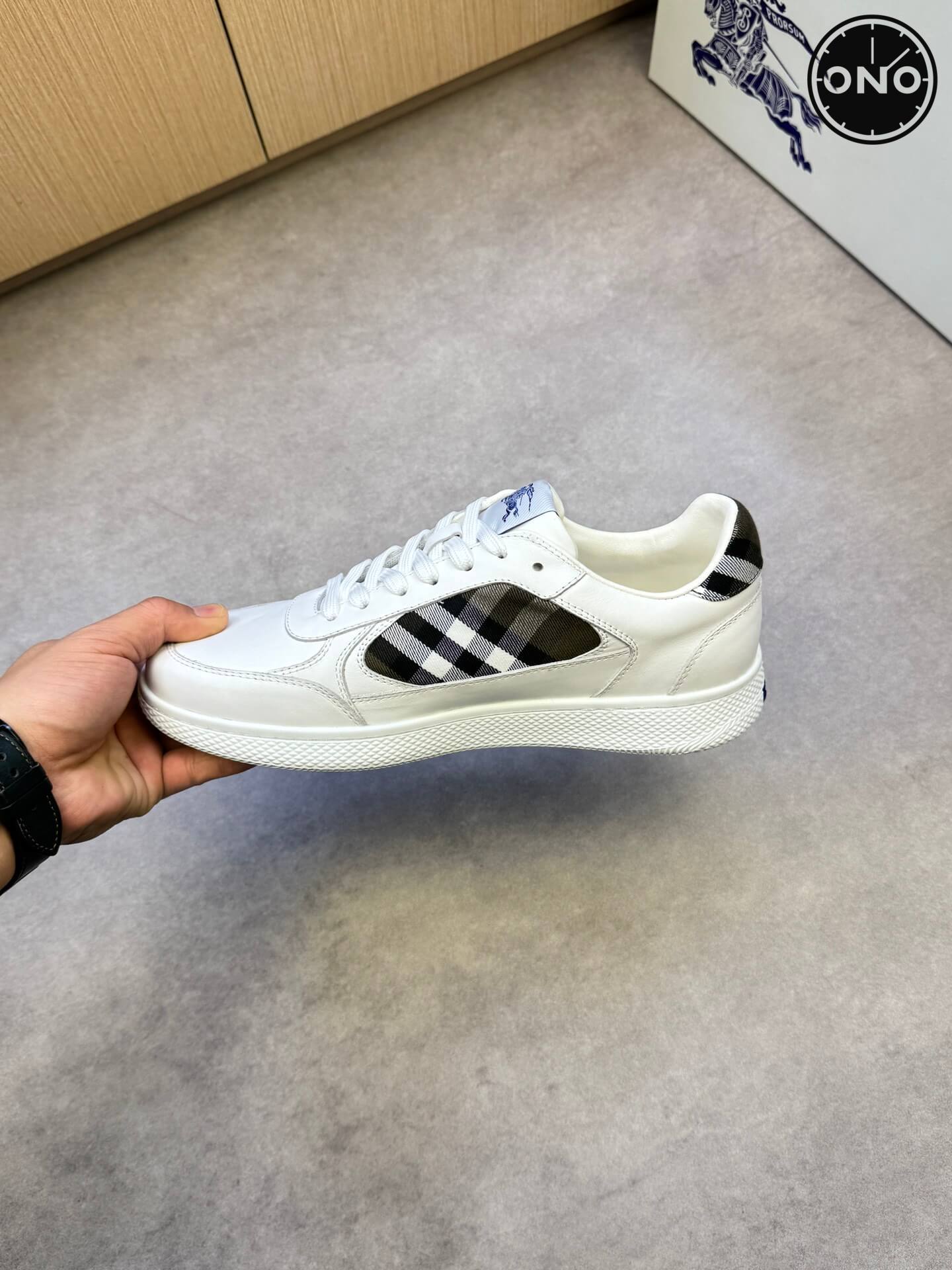 Burberry_58_5.jpg