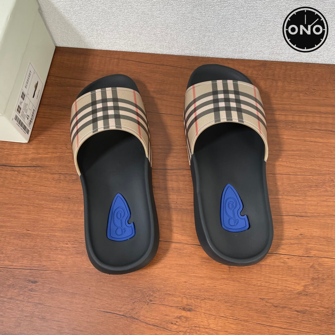 Burberry-Slippers_2_4.jpg