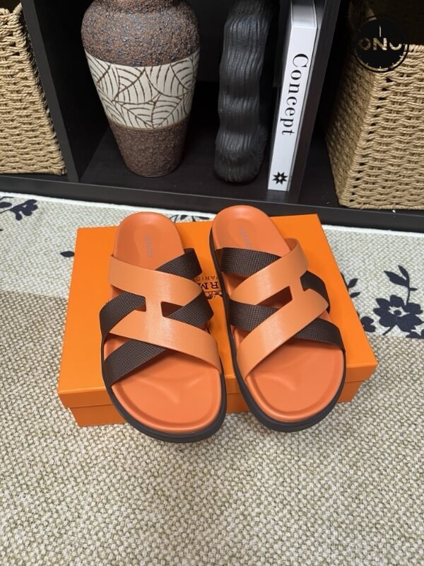 Hermes-Slippers_1_8.jpg