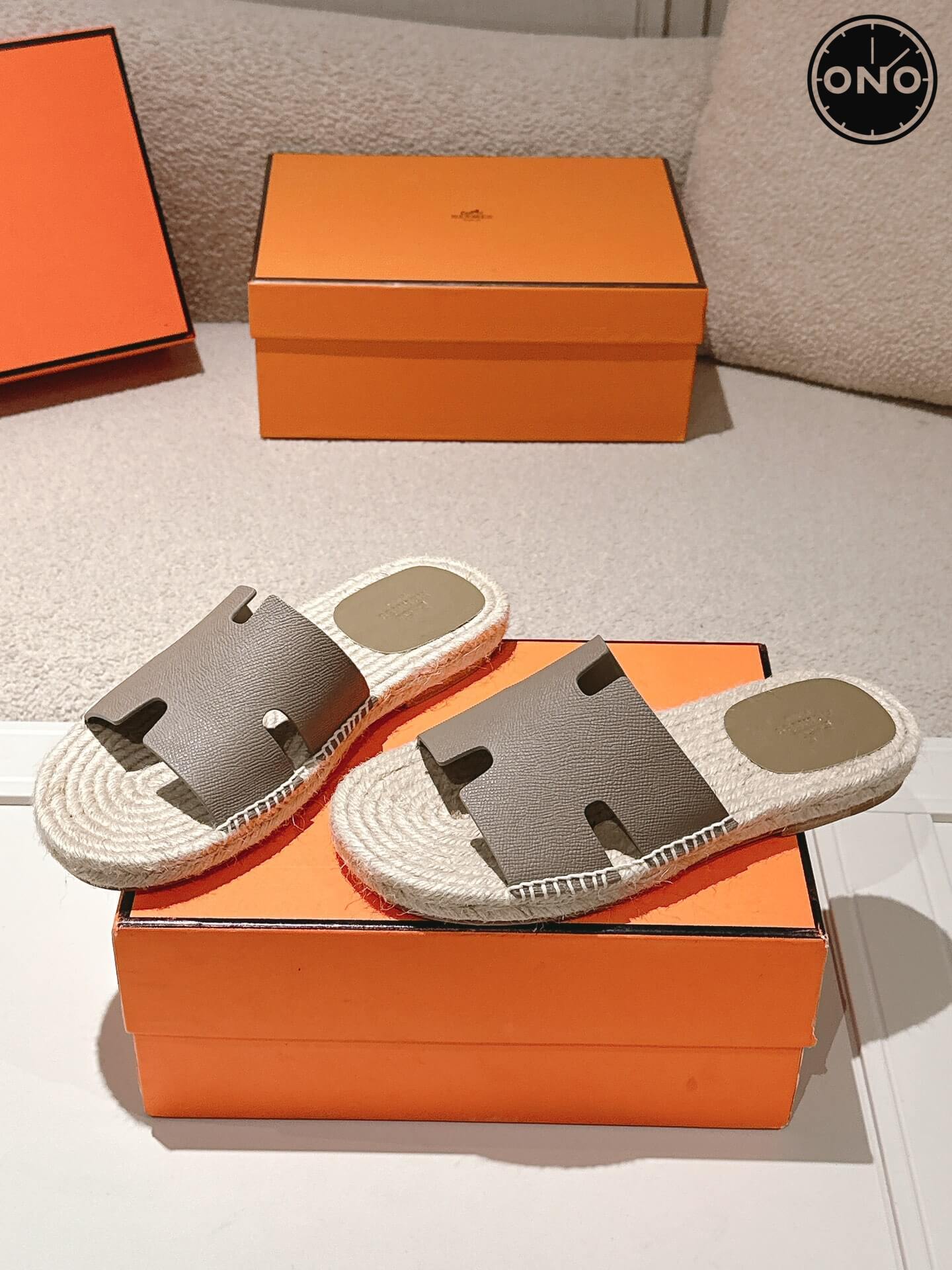 Hermes-Slippers_55_4.jpg