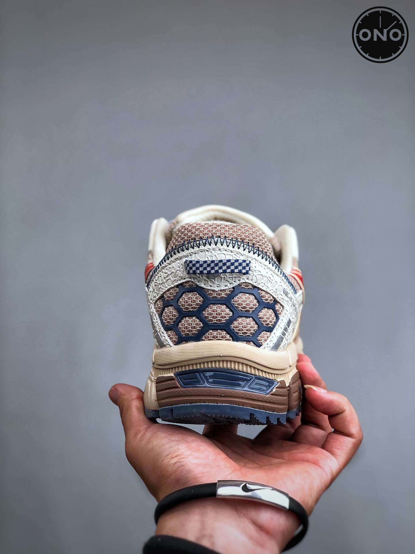Asics_14_7.jpg