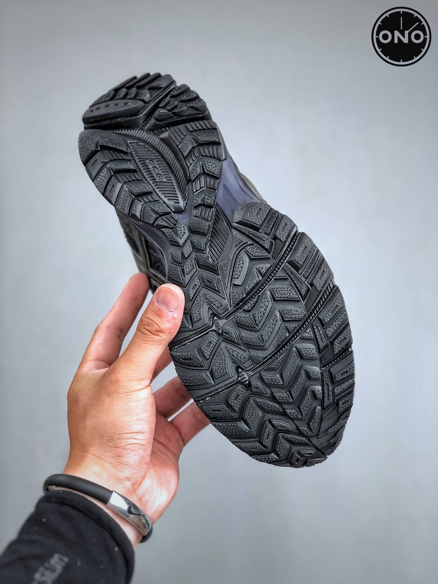 Asics_12_8.jpg