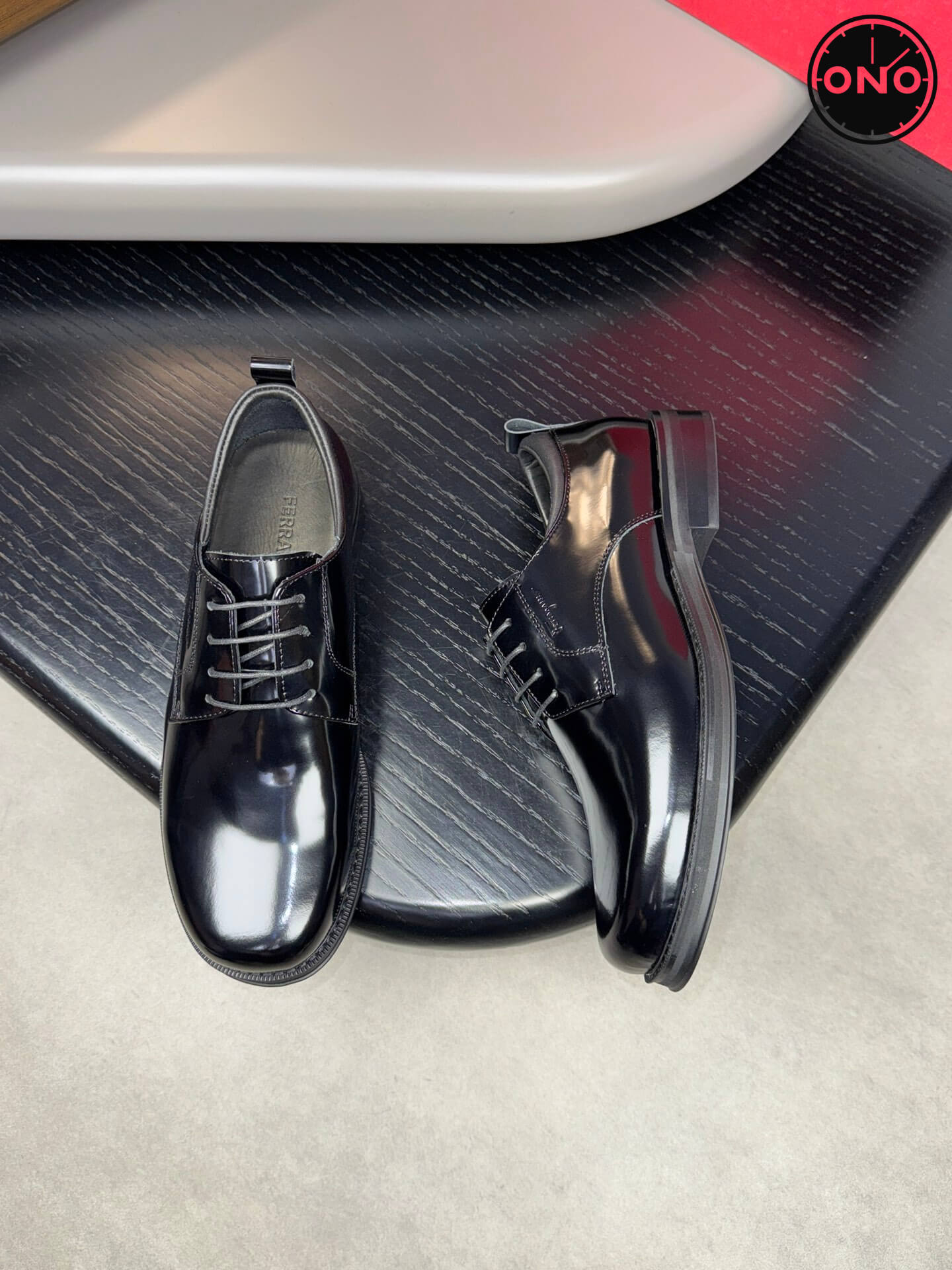 Ferragamo_83_2.jpg
