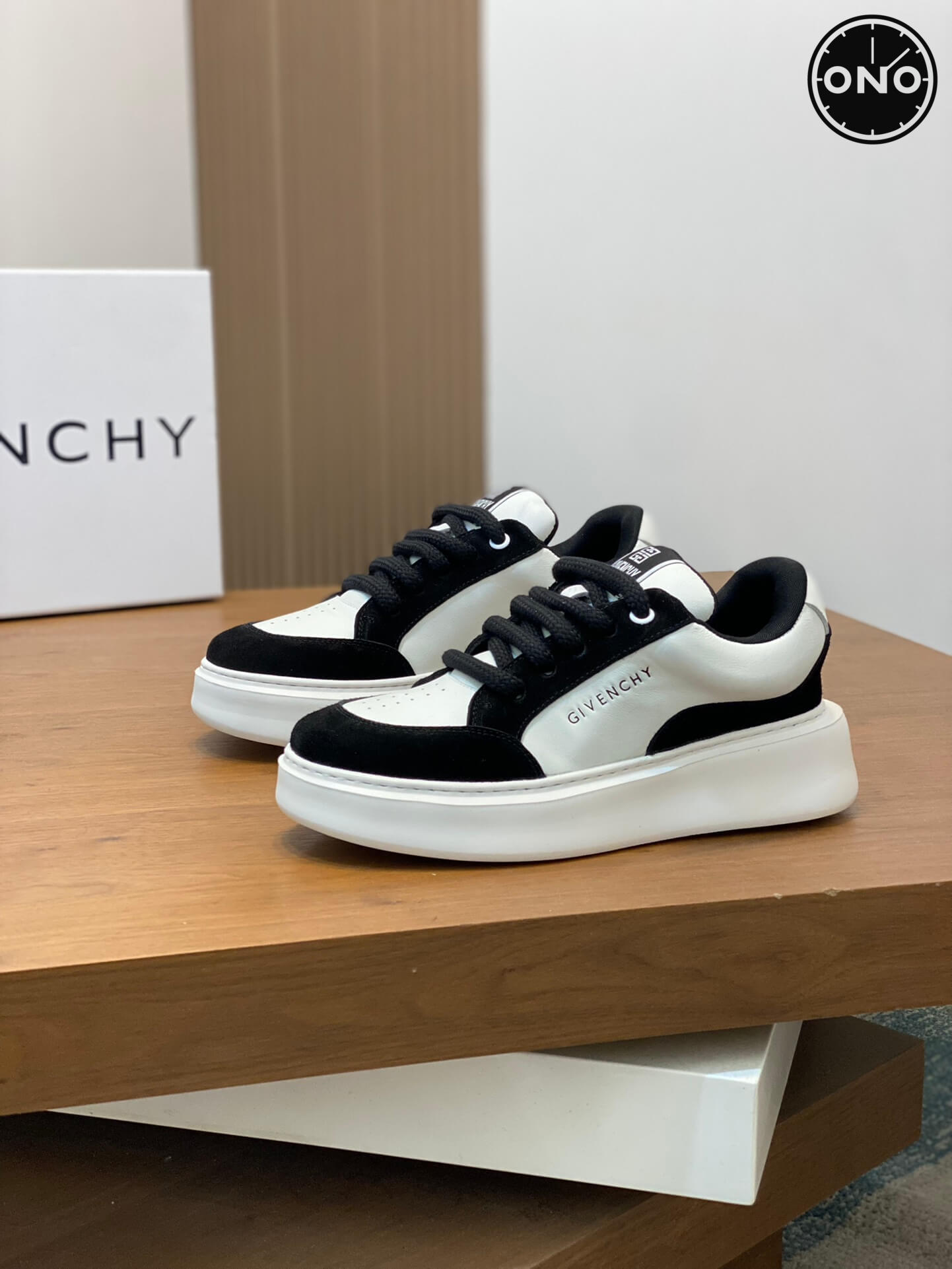 Givenchy_73_3.jpg