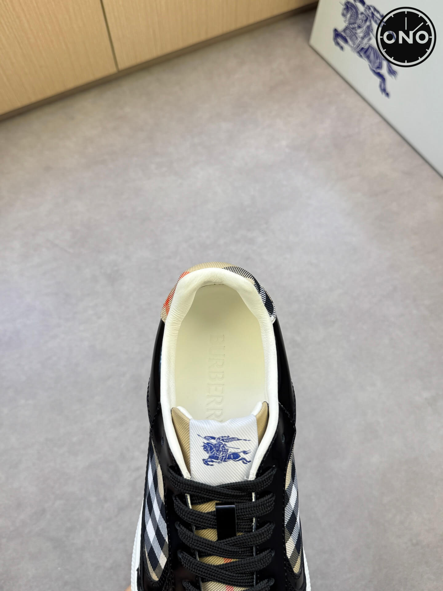 Burberry_59_7.jpg