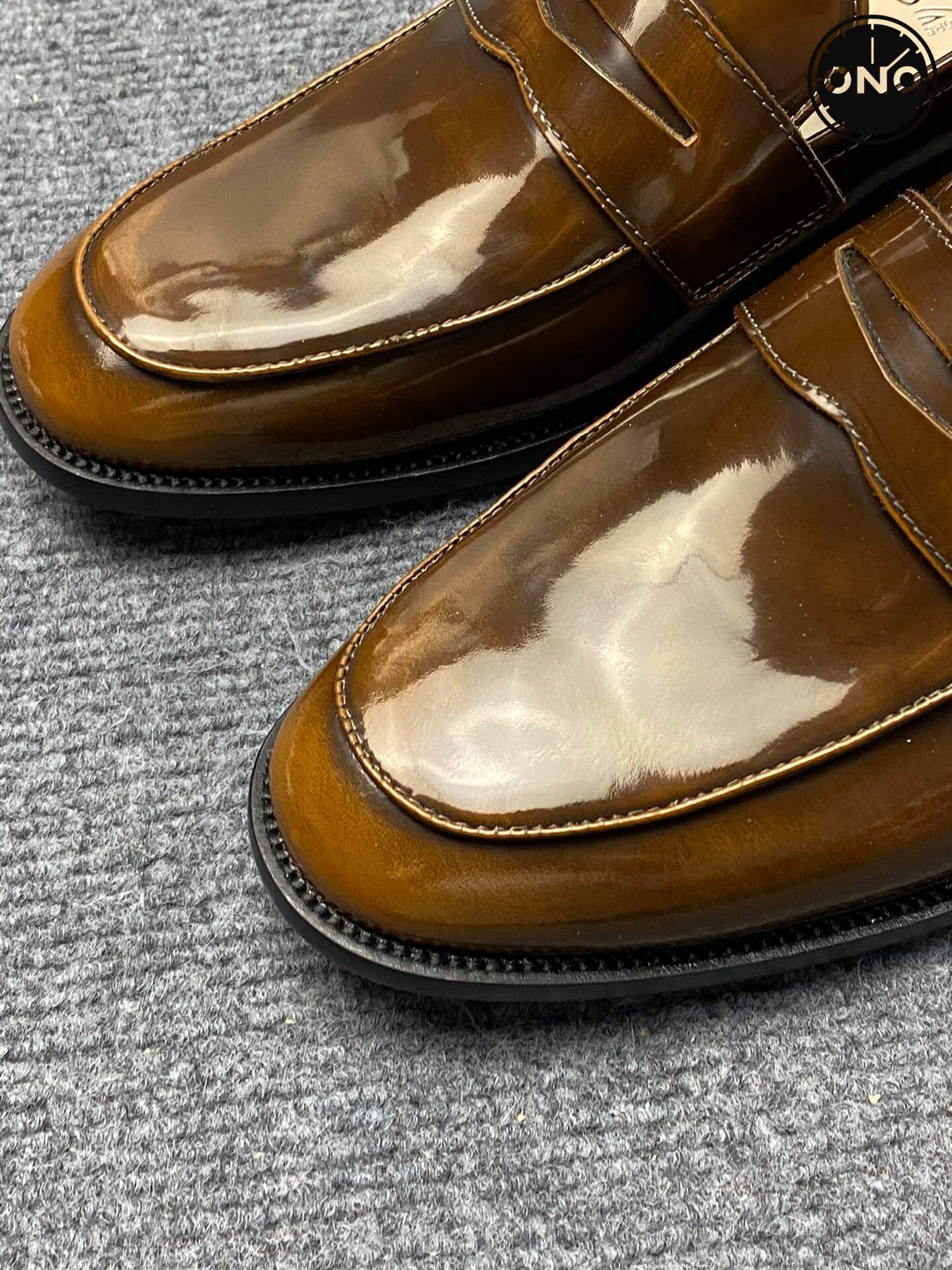 Ferragamo_98_2.jpg