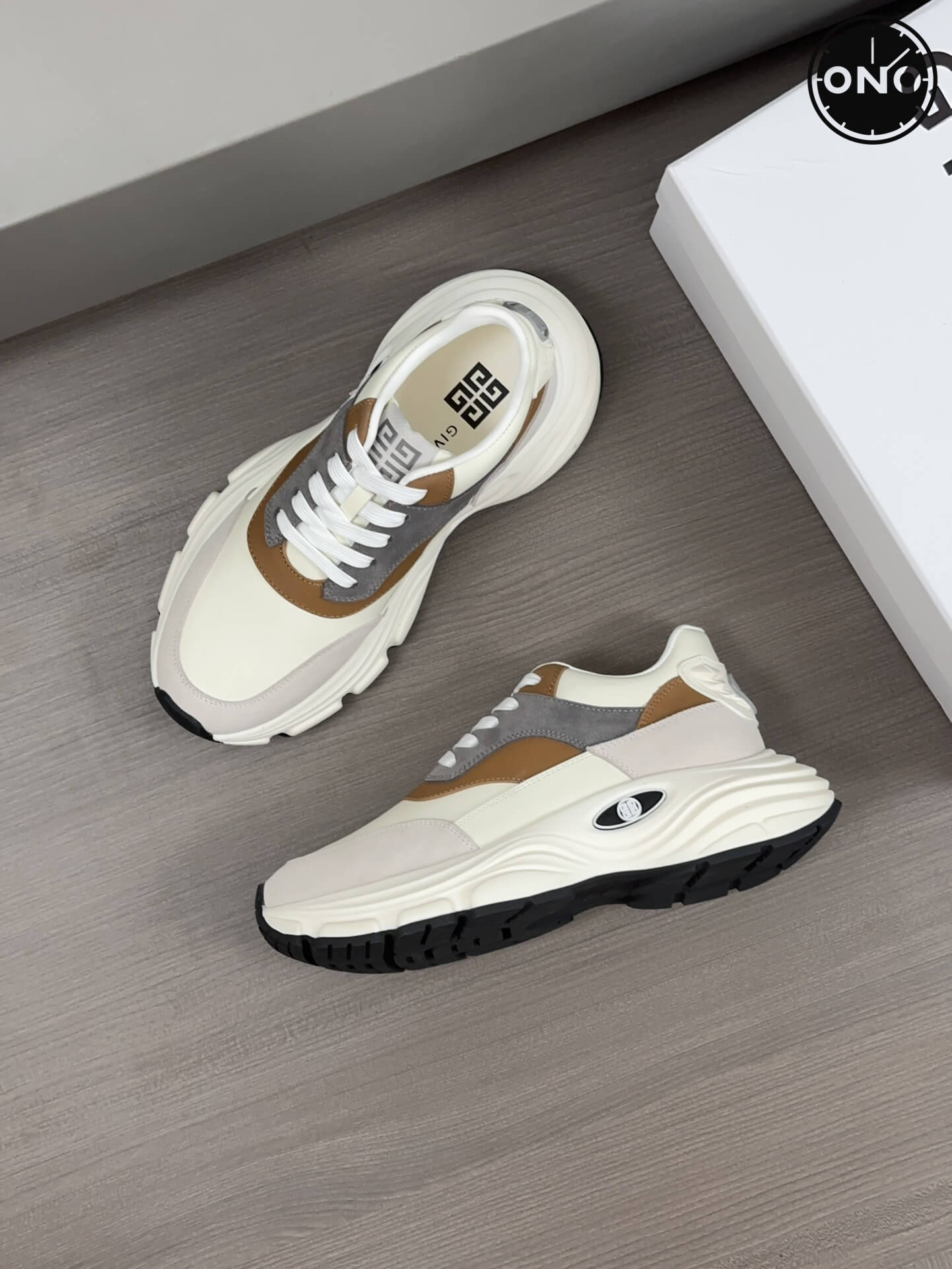 Givenchy_97_2.jpg