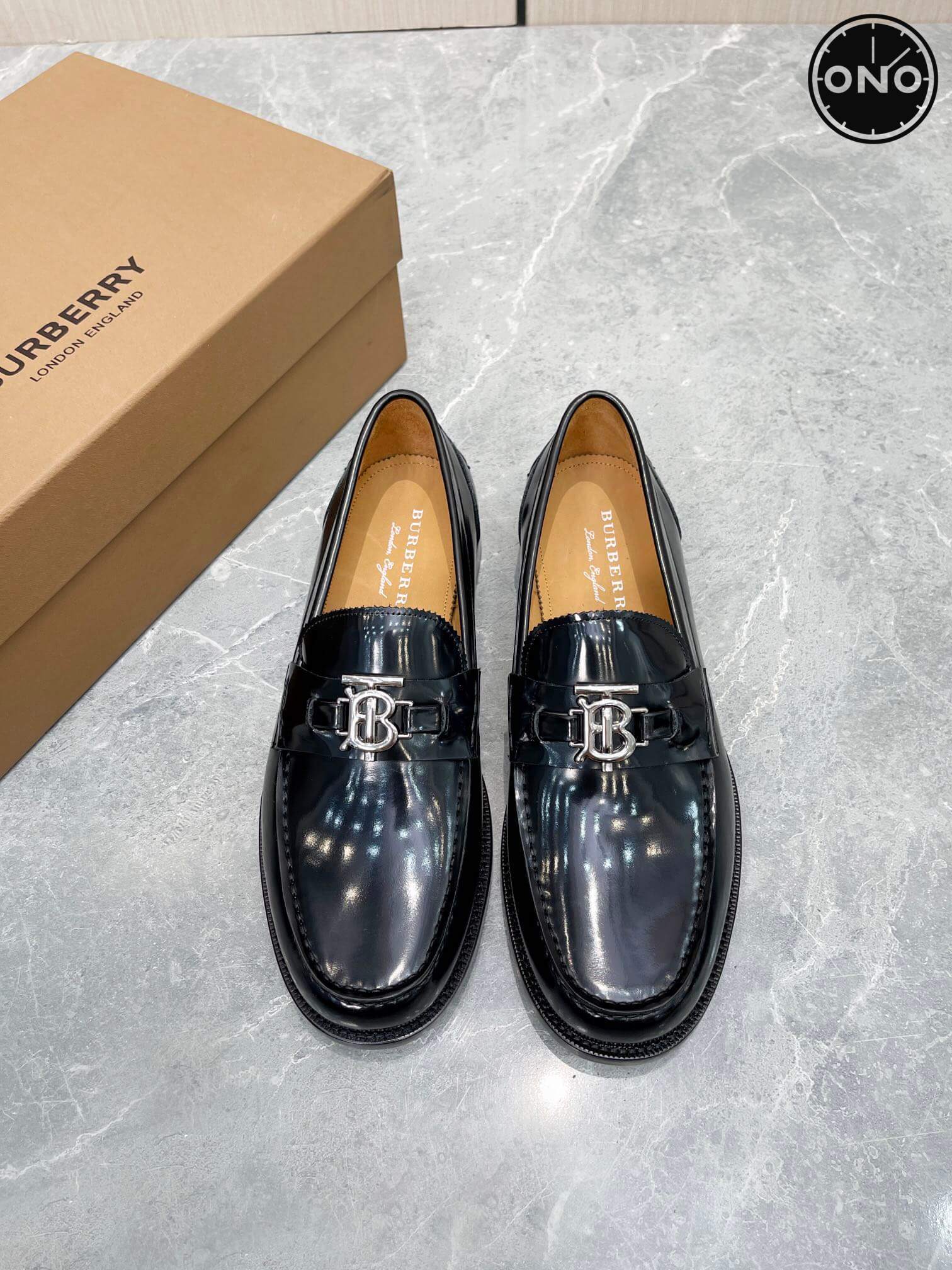 Burberry_20_9.jpg