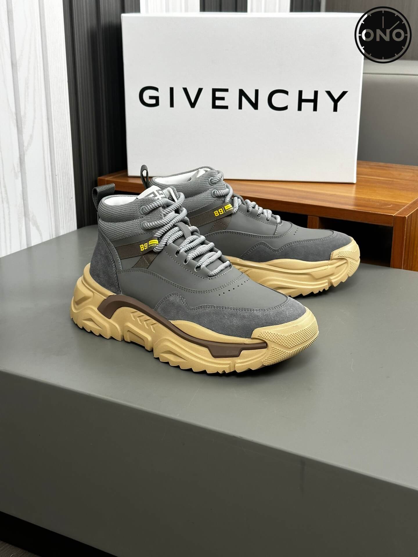 Givenchy_25_7.jpg