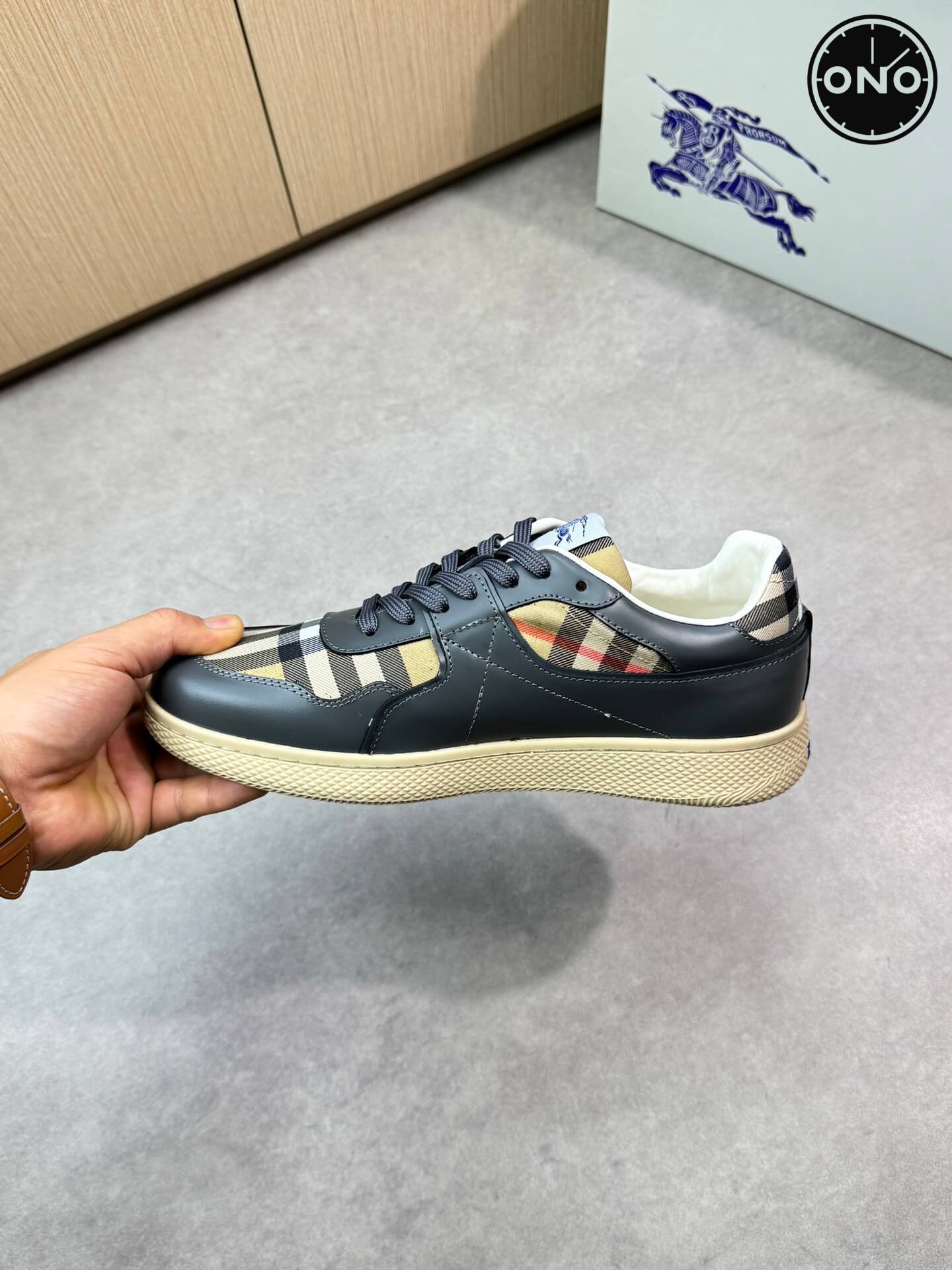 Burberry_36_5.jpg