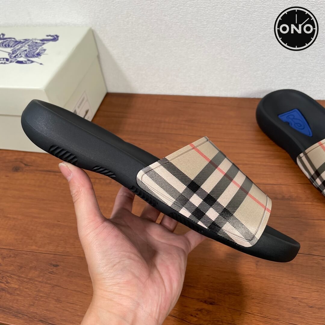 Burberry-Slippers_2_5.jpg