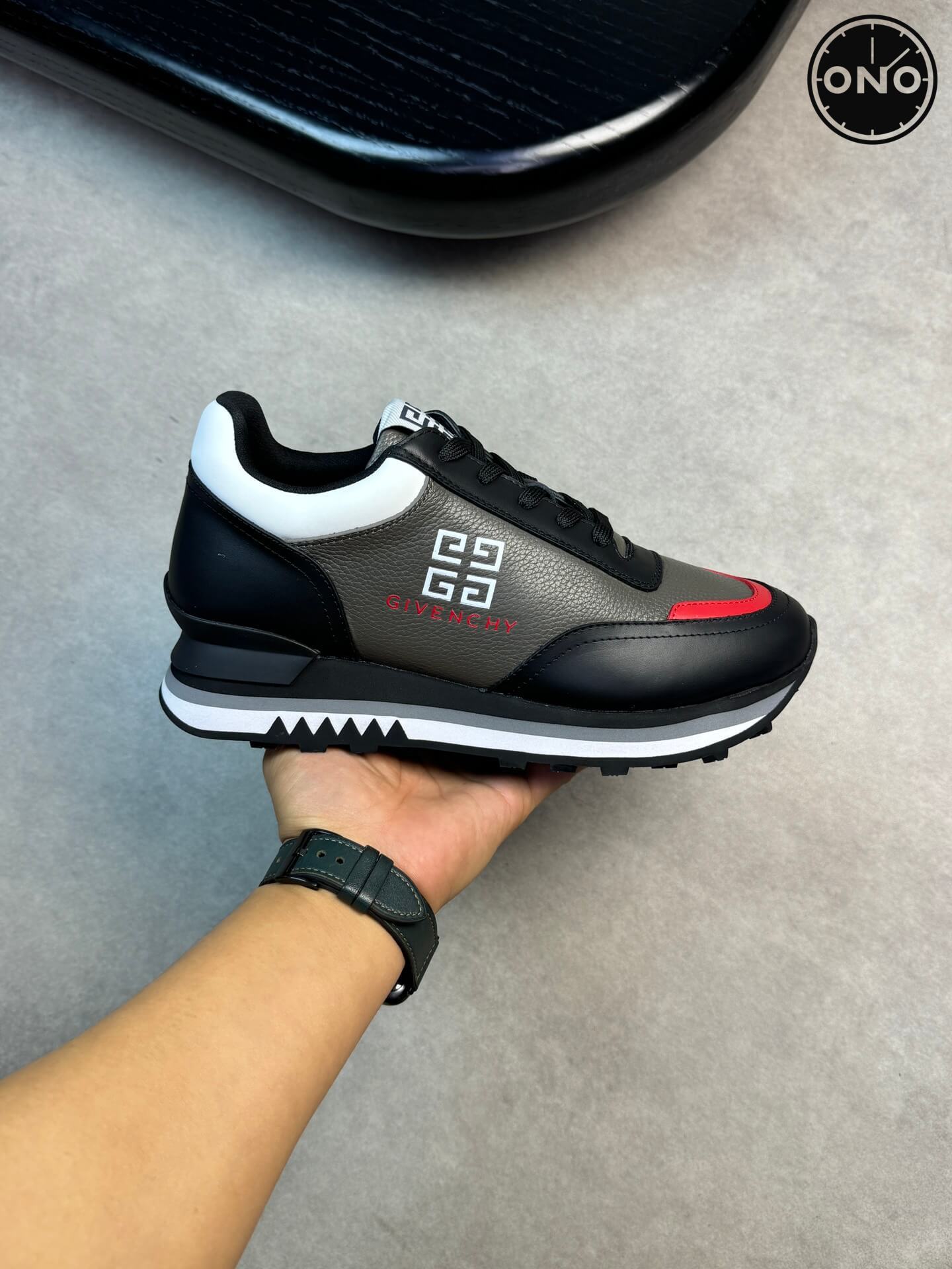 Givenchy_18_7.jpg