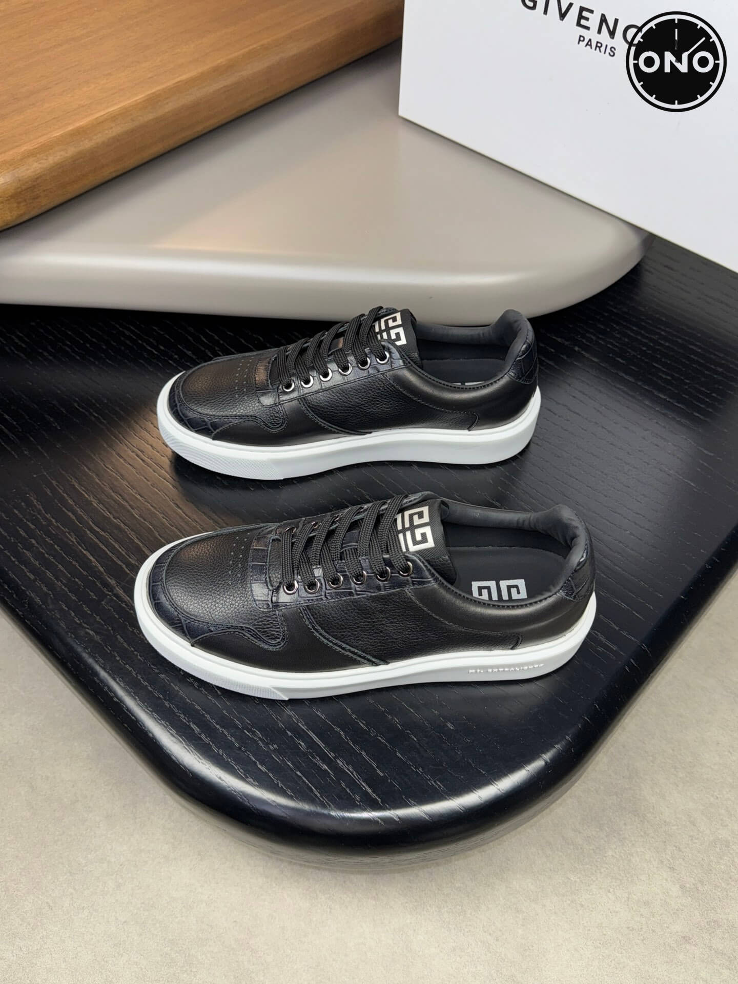 Givenchy_7_9.jpg