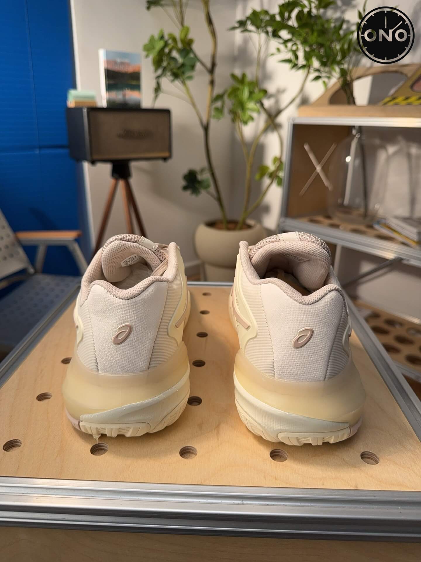 Asics_18_4.jpg