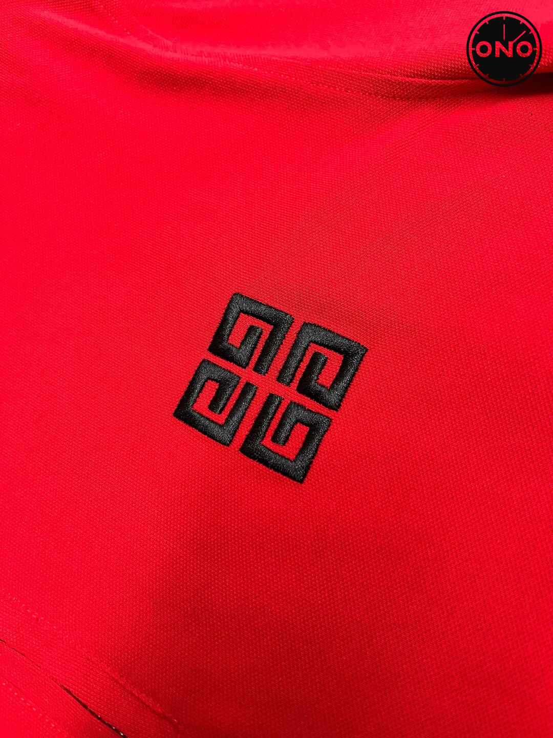 Givenchy_Polo_4_5.jpg