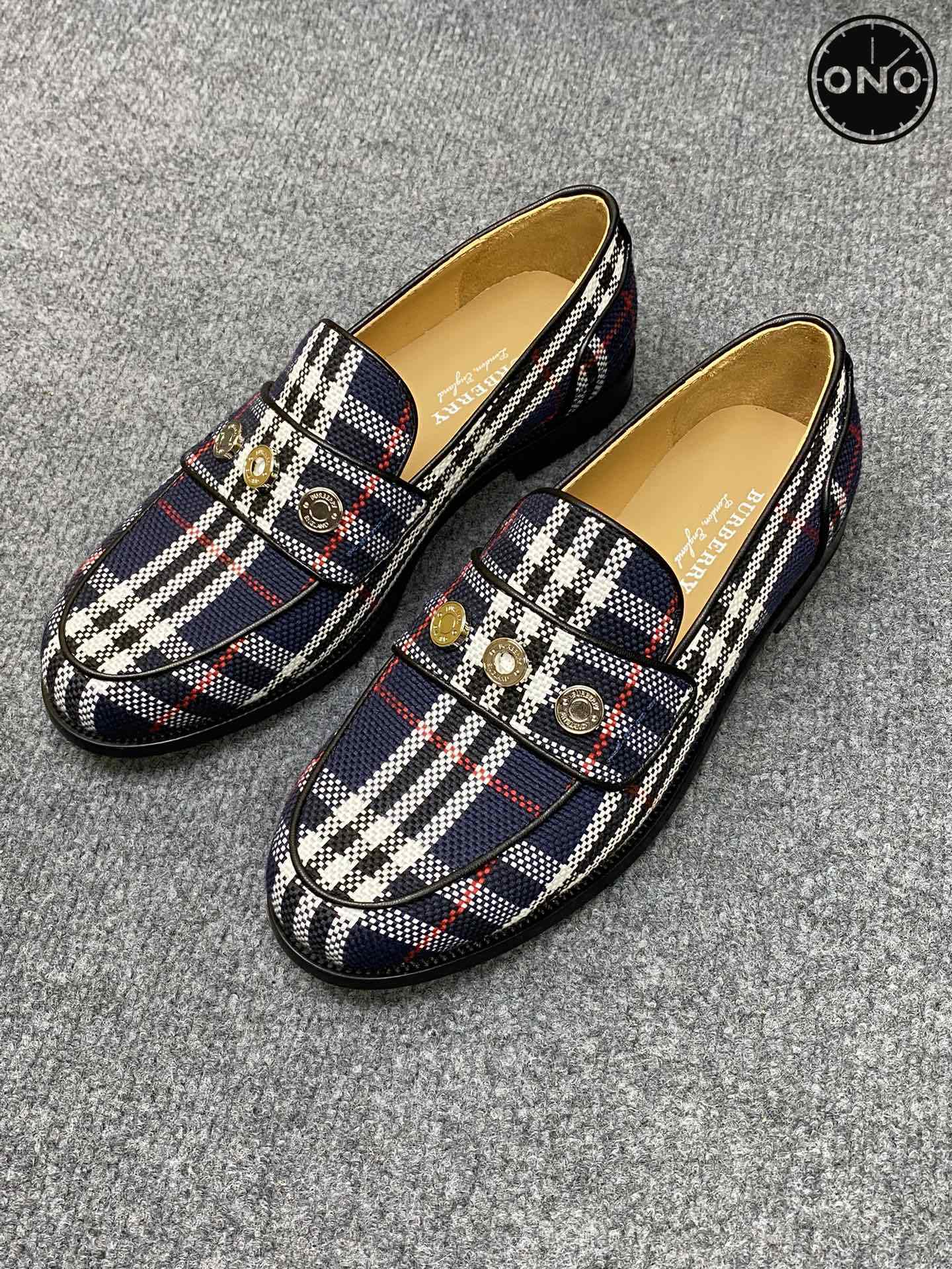 Burberry_8_3.jpg