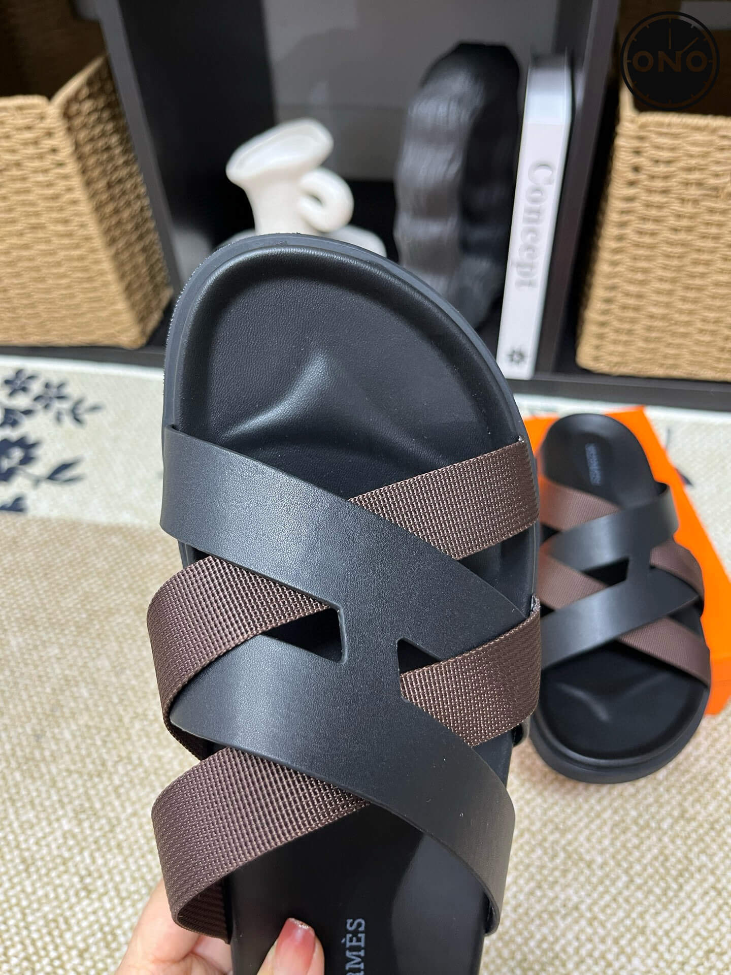 Hermes-Slippers_20_6.jpg