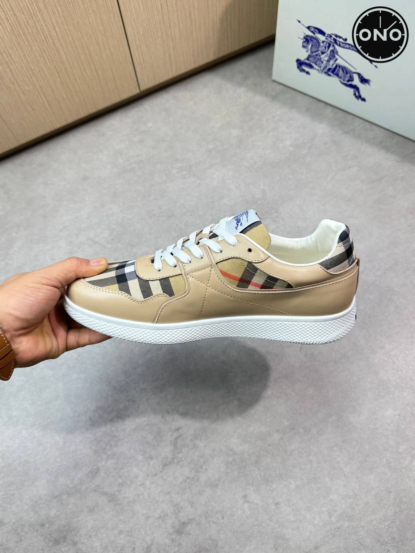 Burberry_31_5.jpg