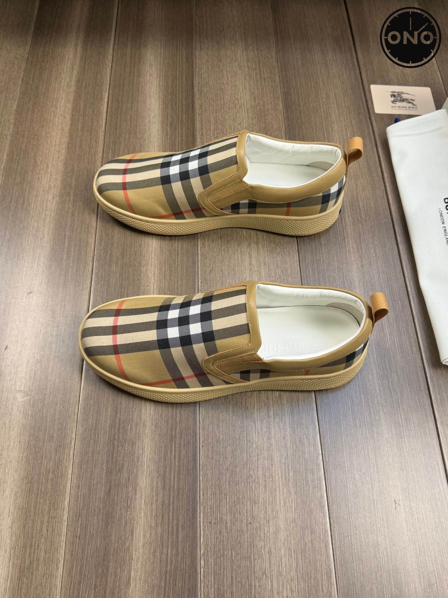Burberry_23_5.jpg