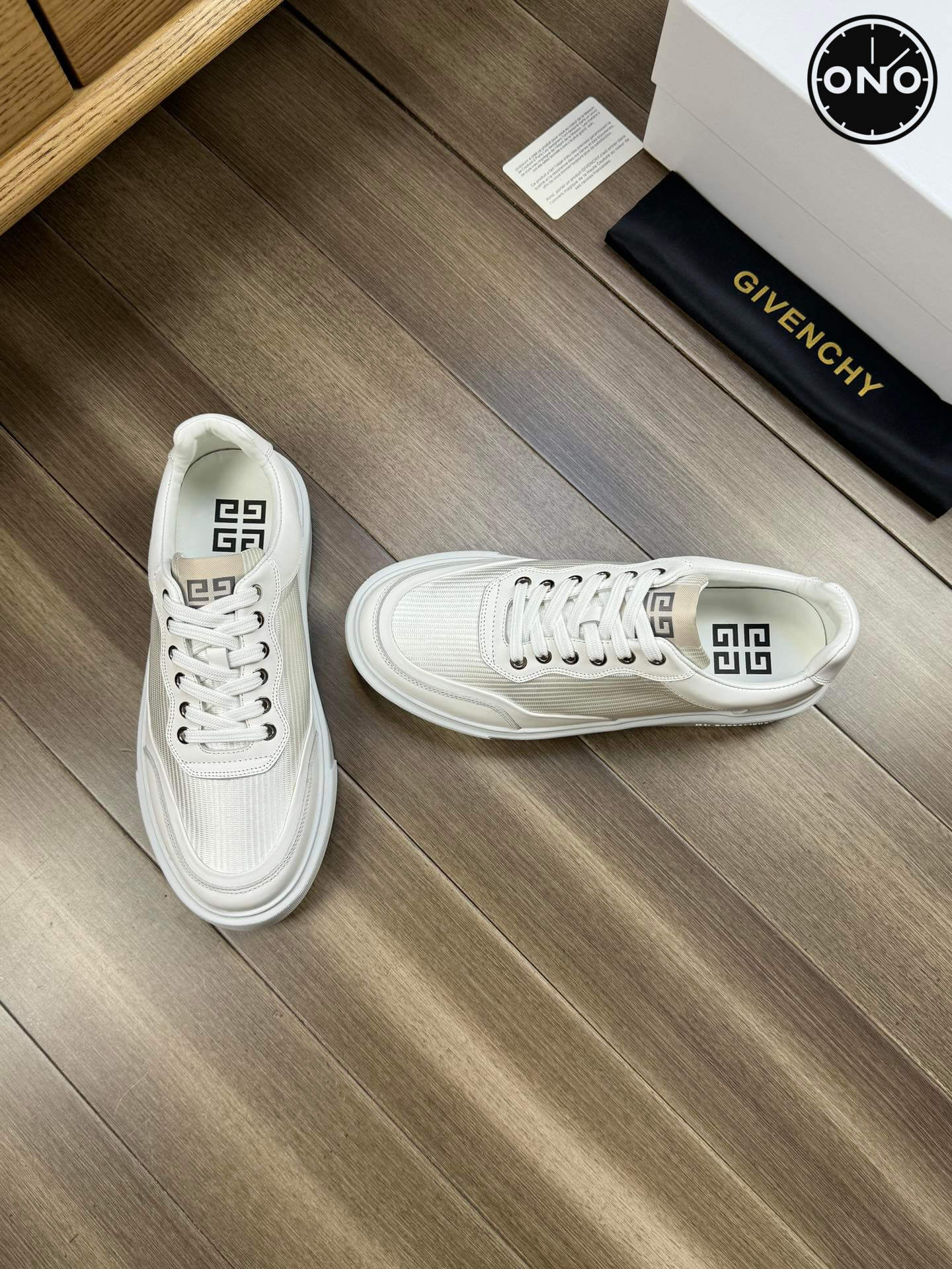 Givenchy_100_2.jpg