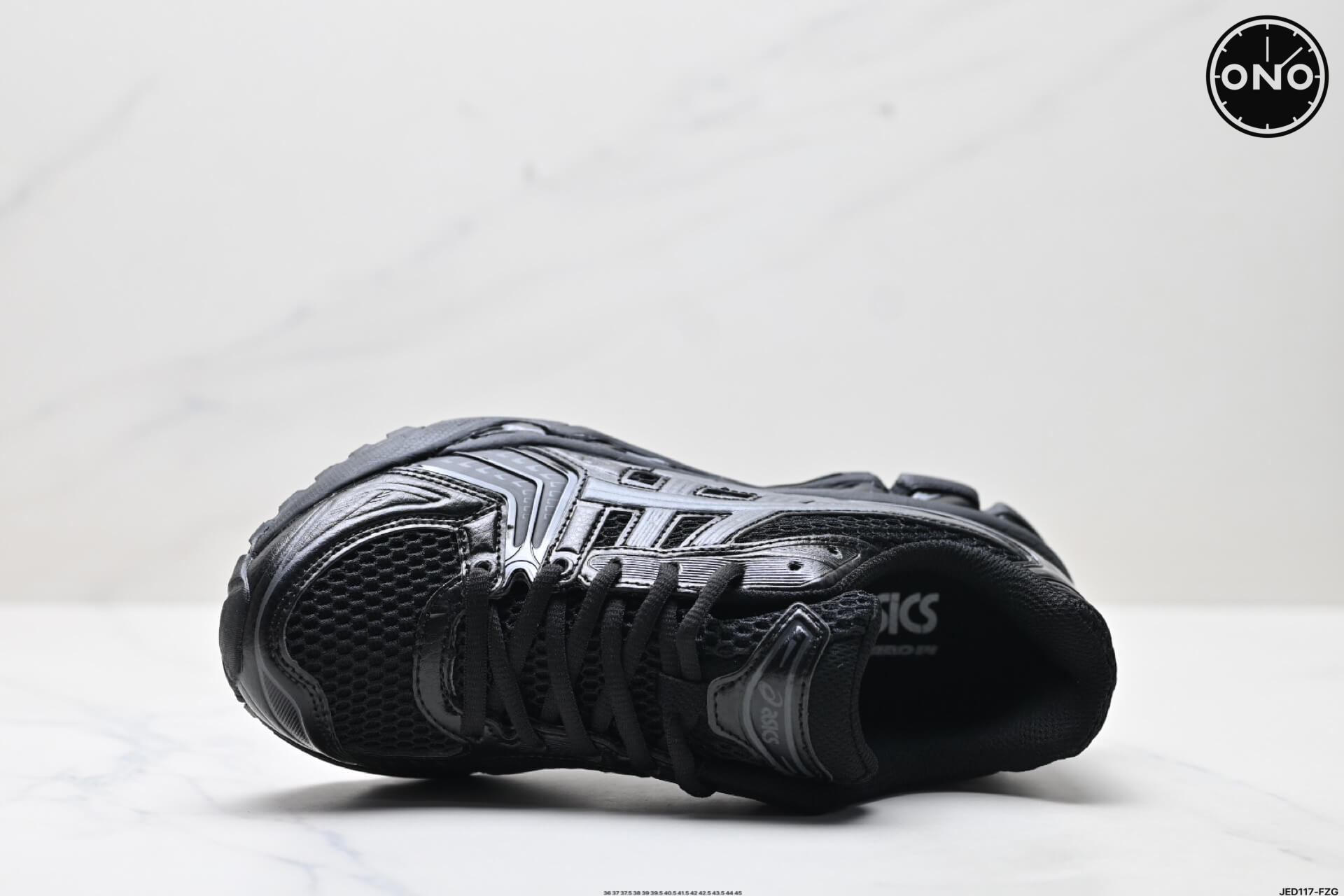 Asics_38_2.jpg