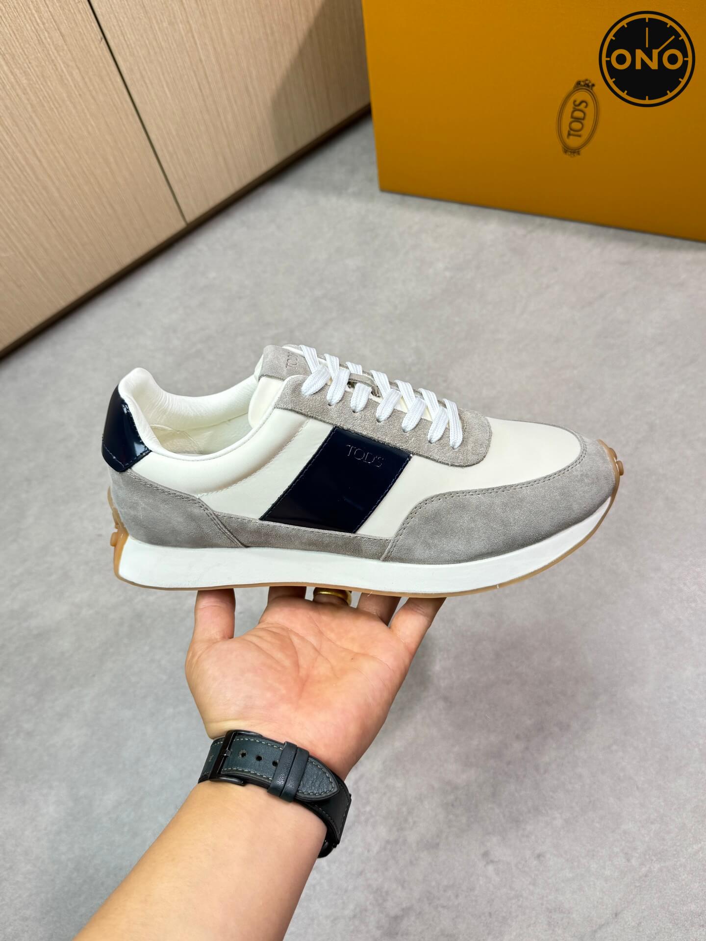 Burberry_1_6.jpg