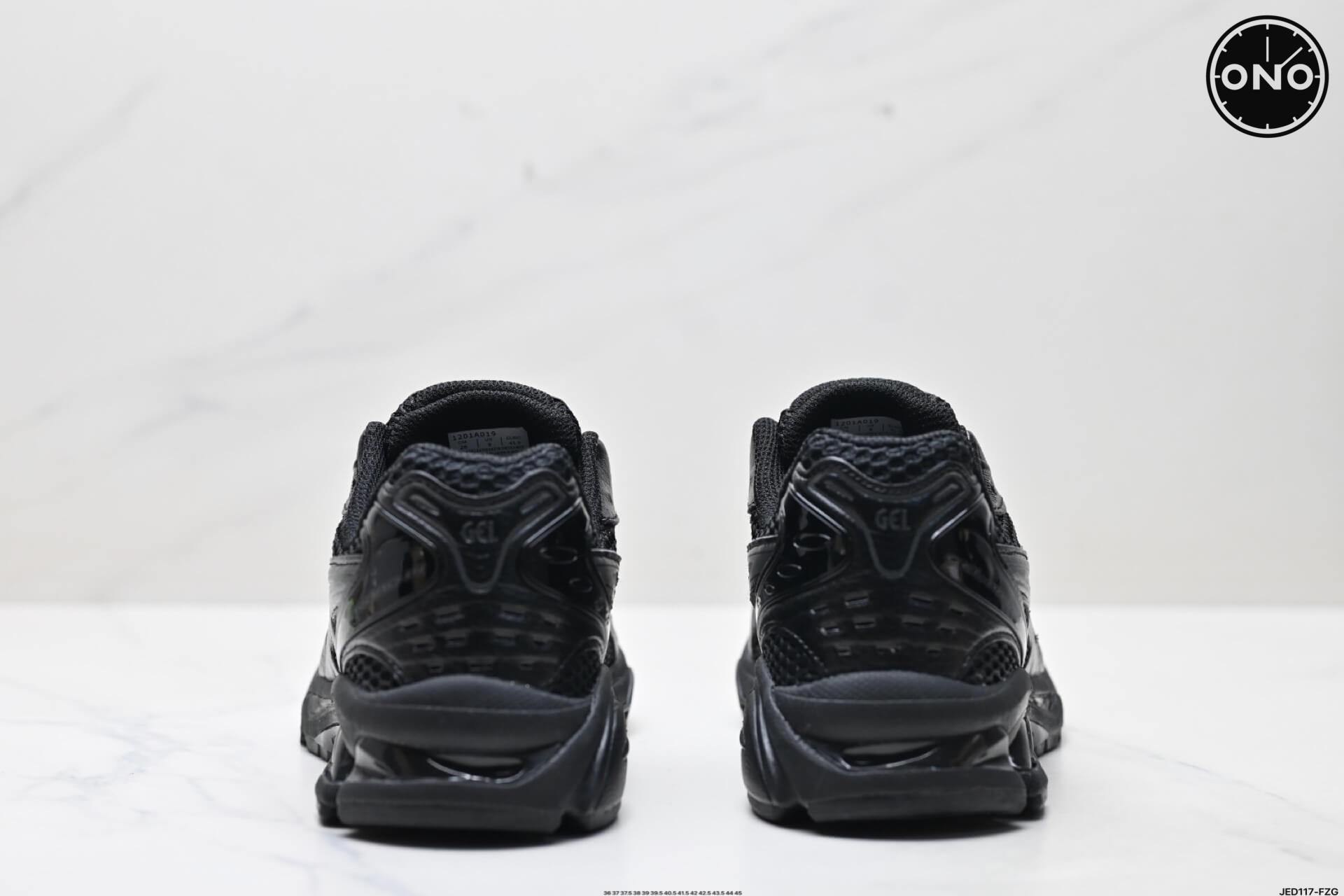 Asics_38_6.jpg