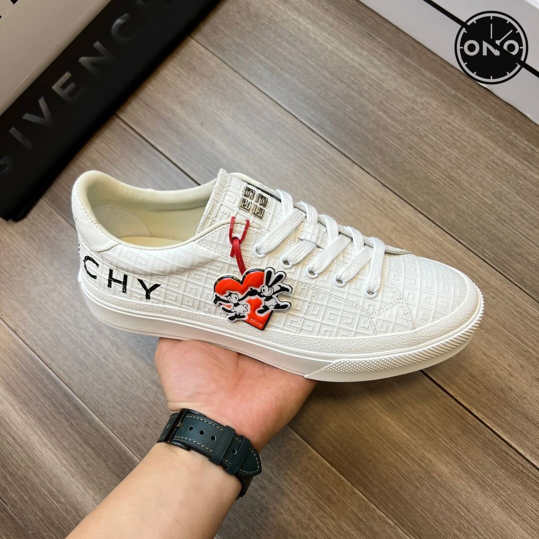Givenchy_12_2.jpg