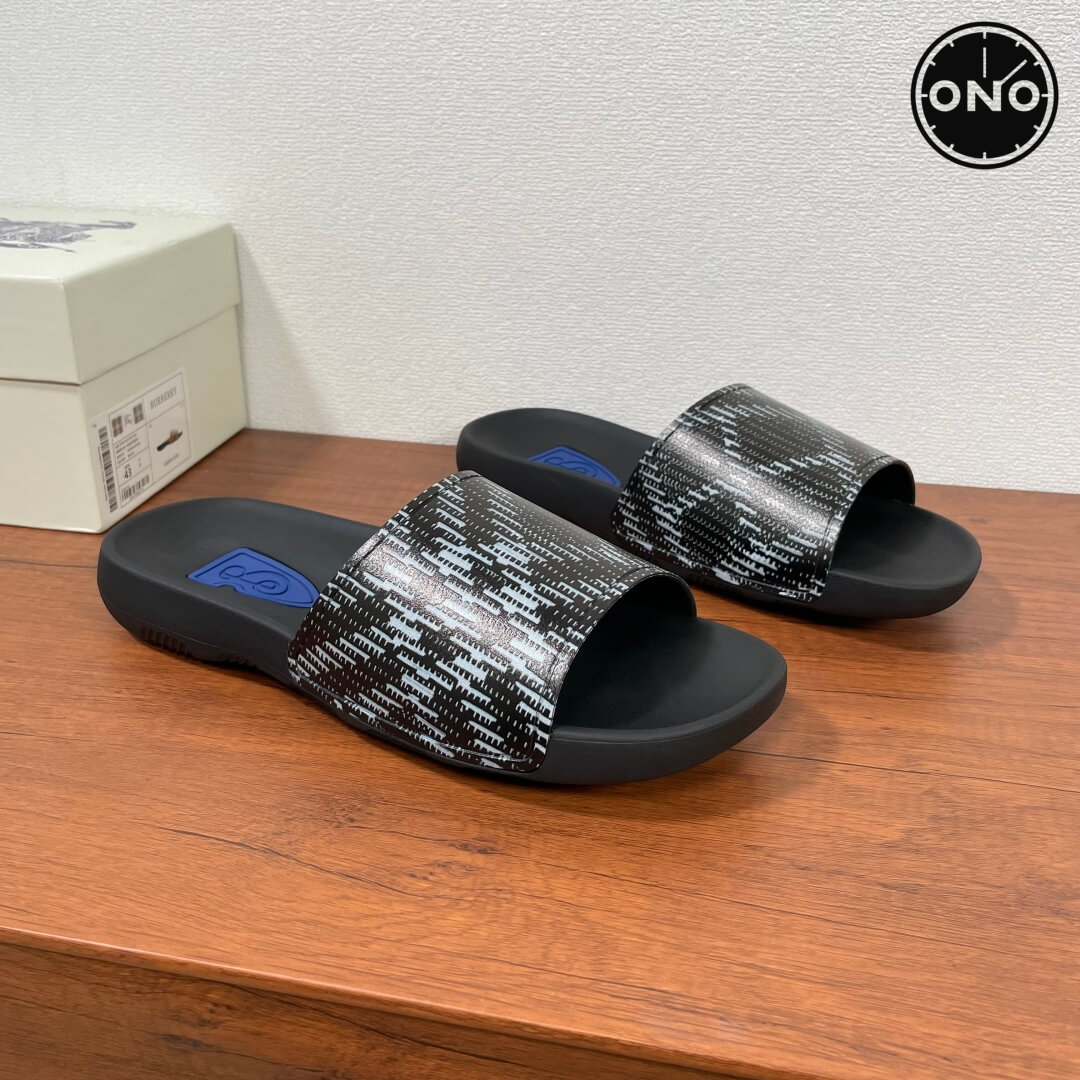 Burberry-Slippers_5_3.jpg