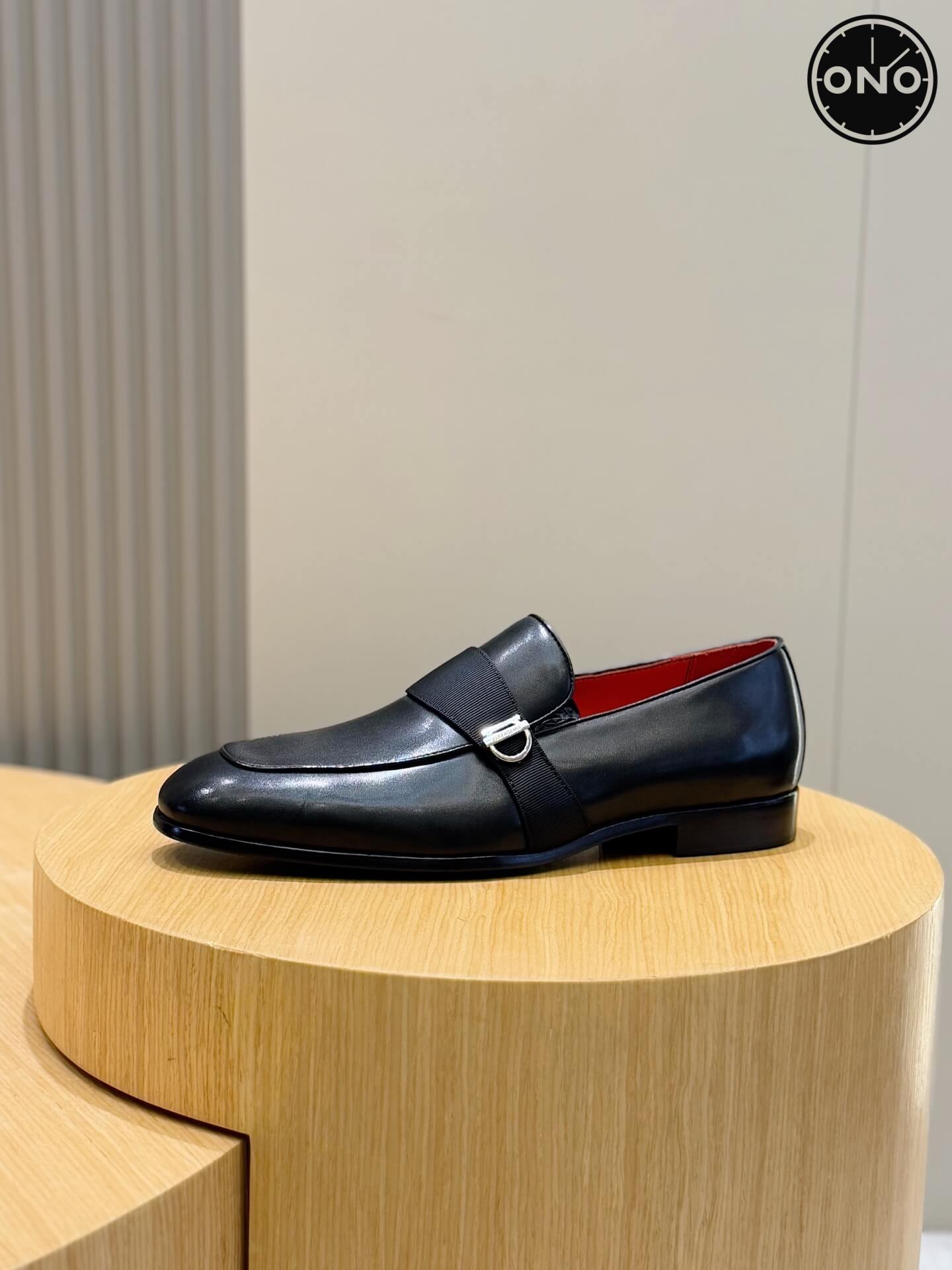 Ferragamo_93_2.jpg