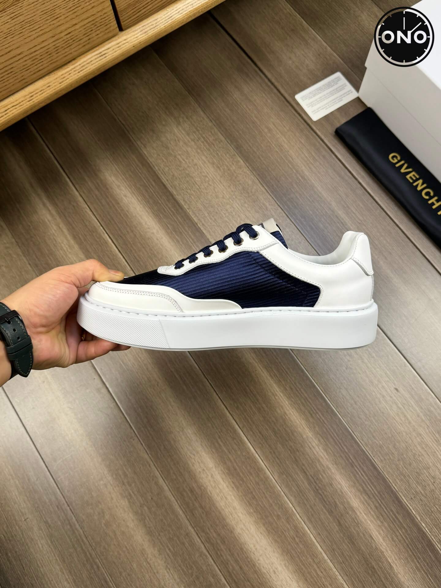 Givenchy_102_5.jpg