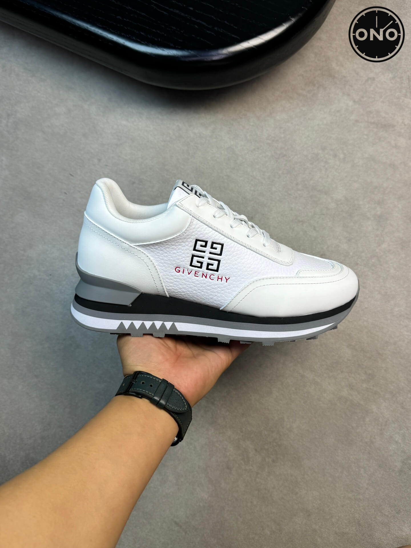 Givenchy_67_4.jpg