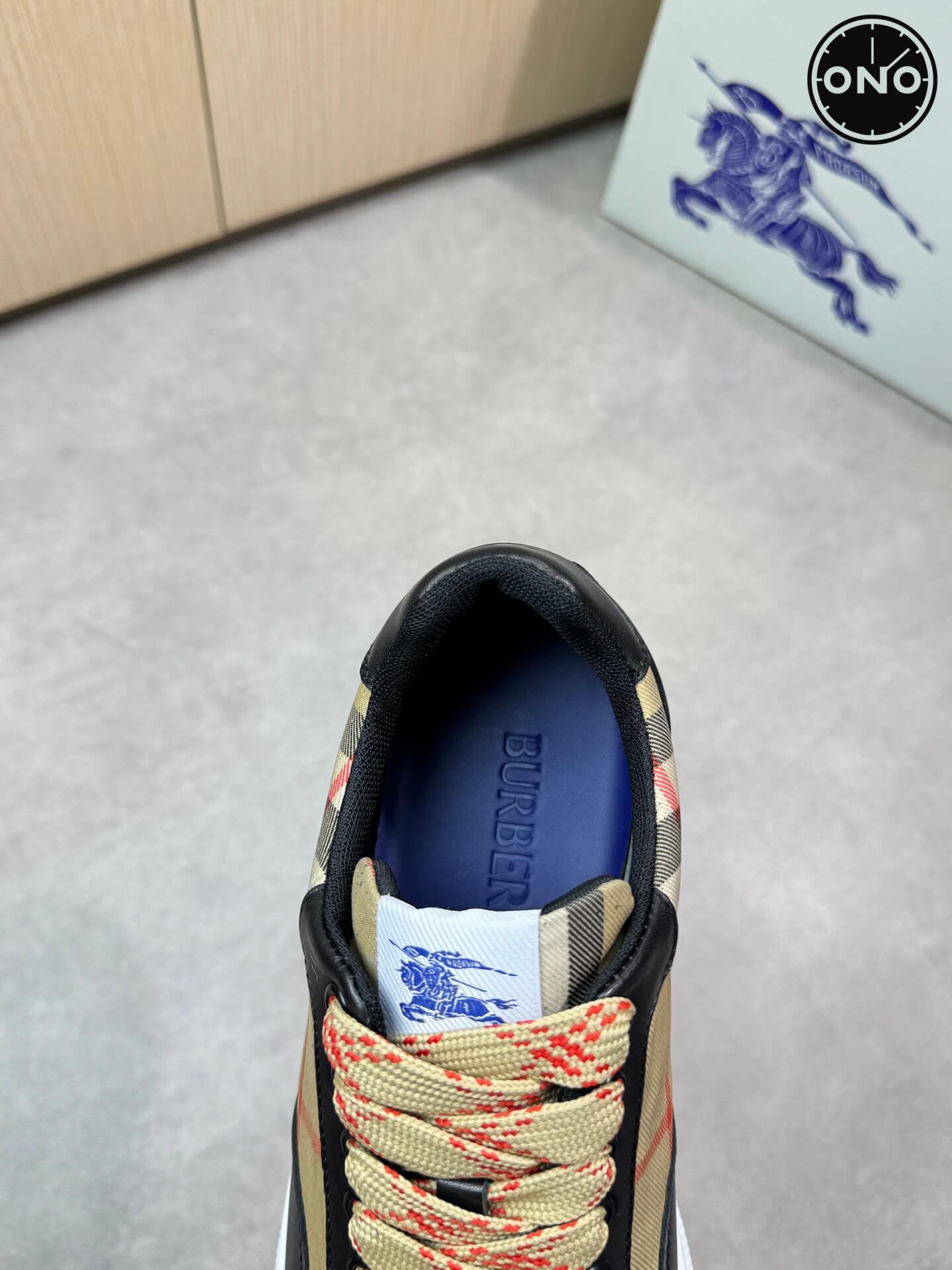 Burberry_45_7.jpg
