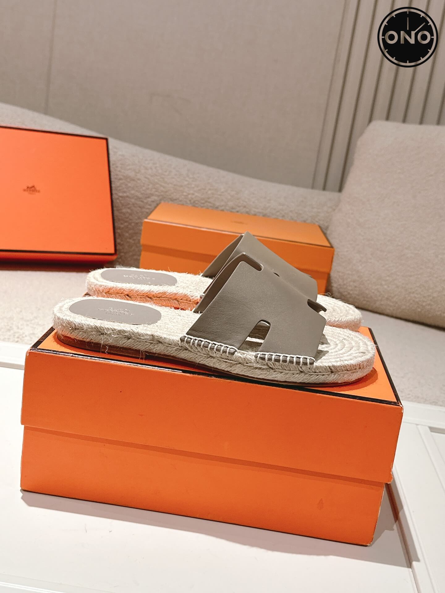 Hermes-Slippers_48_2.jpg