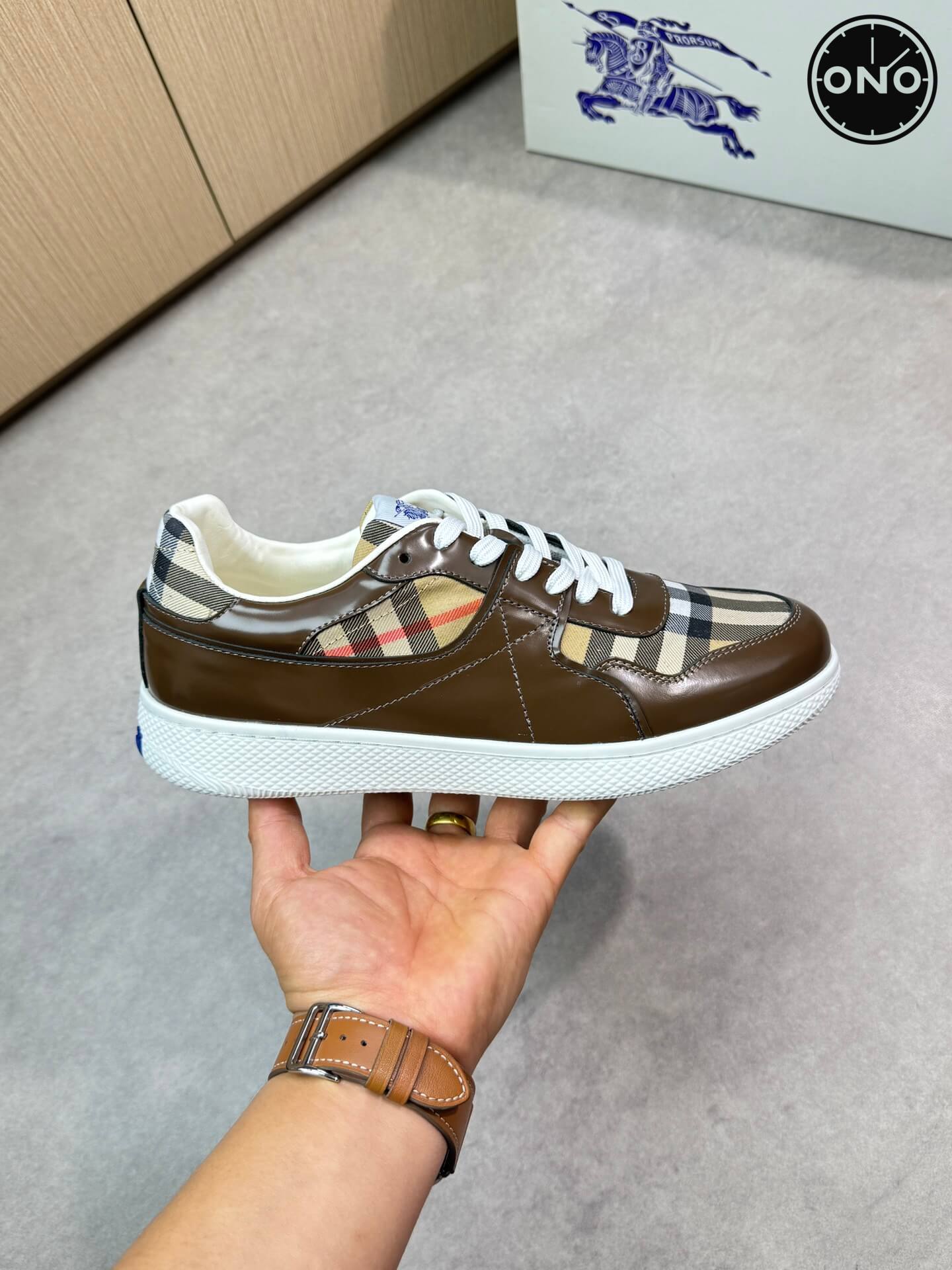 Burberry_22_5.jpg