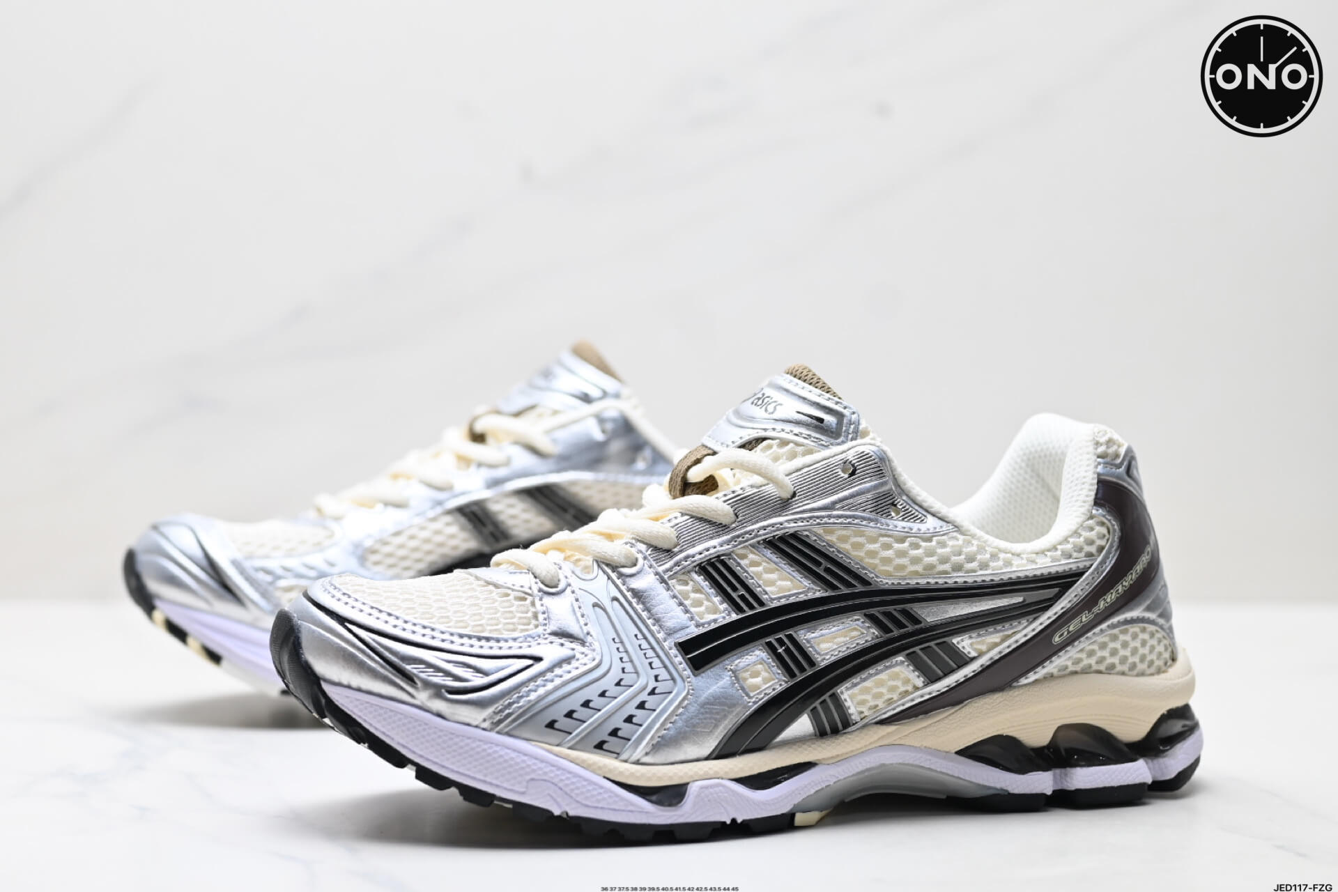 Asics_36_4.jpg