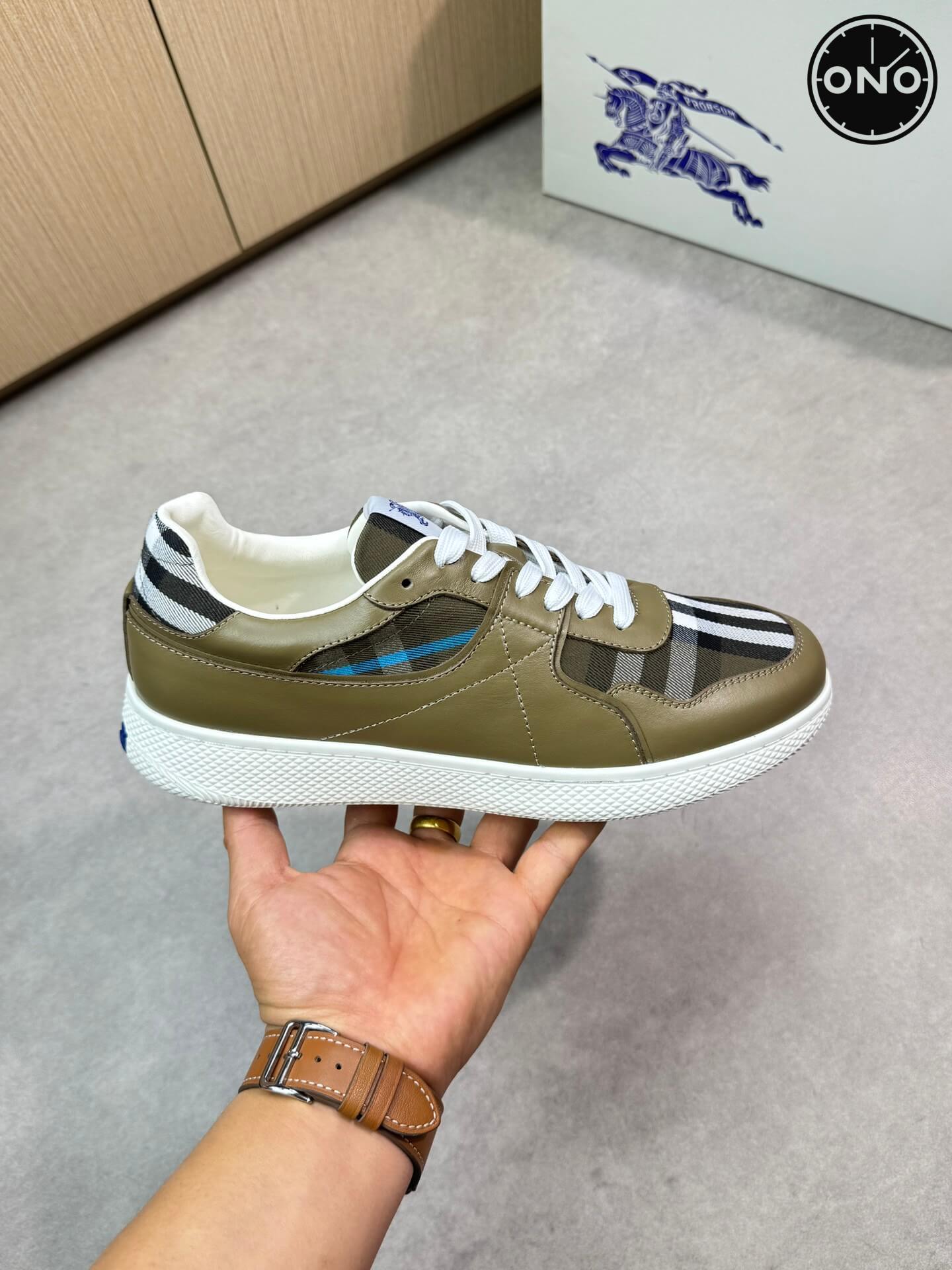 Burberry_30_4.jpg